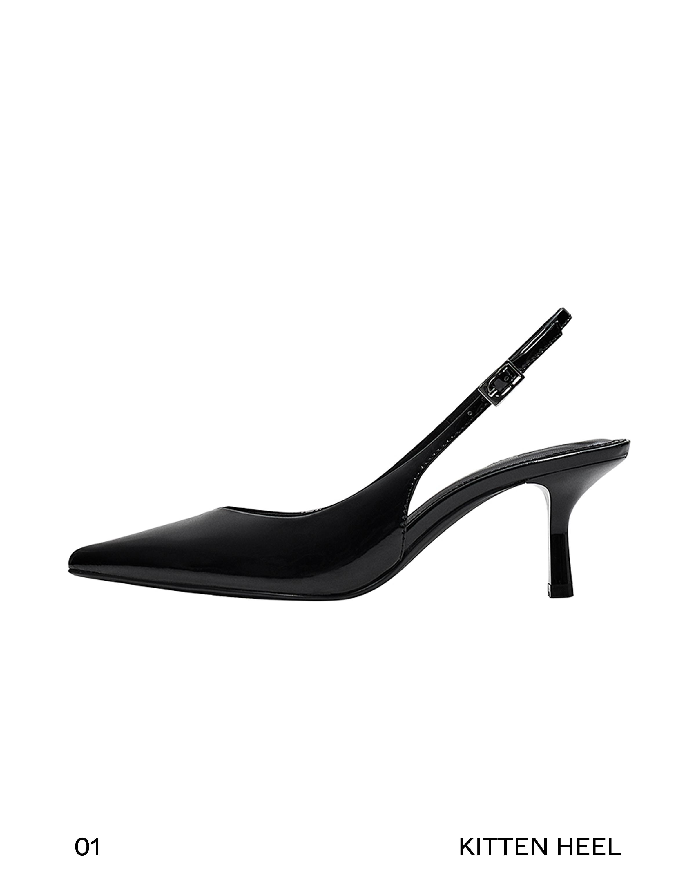 HEELED SHOES WITH BUCKLE DETAIL — BLACK