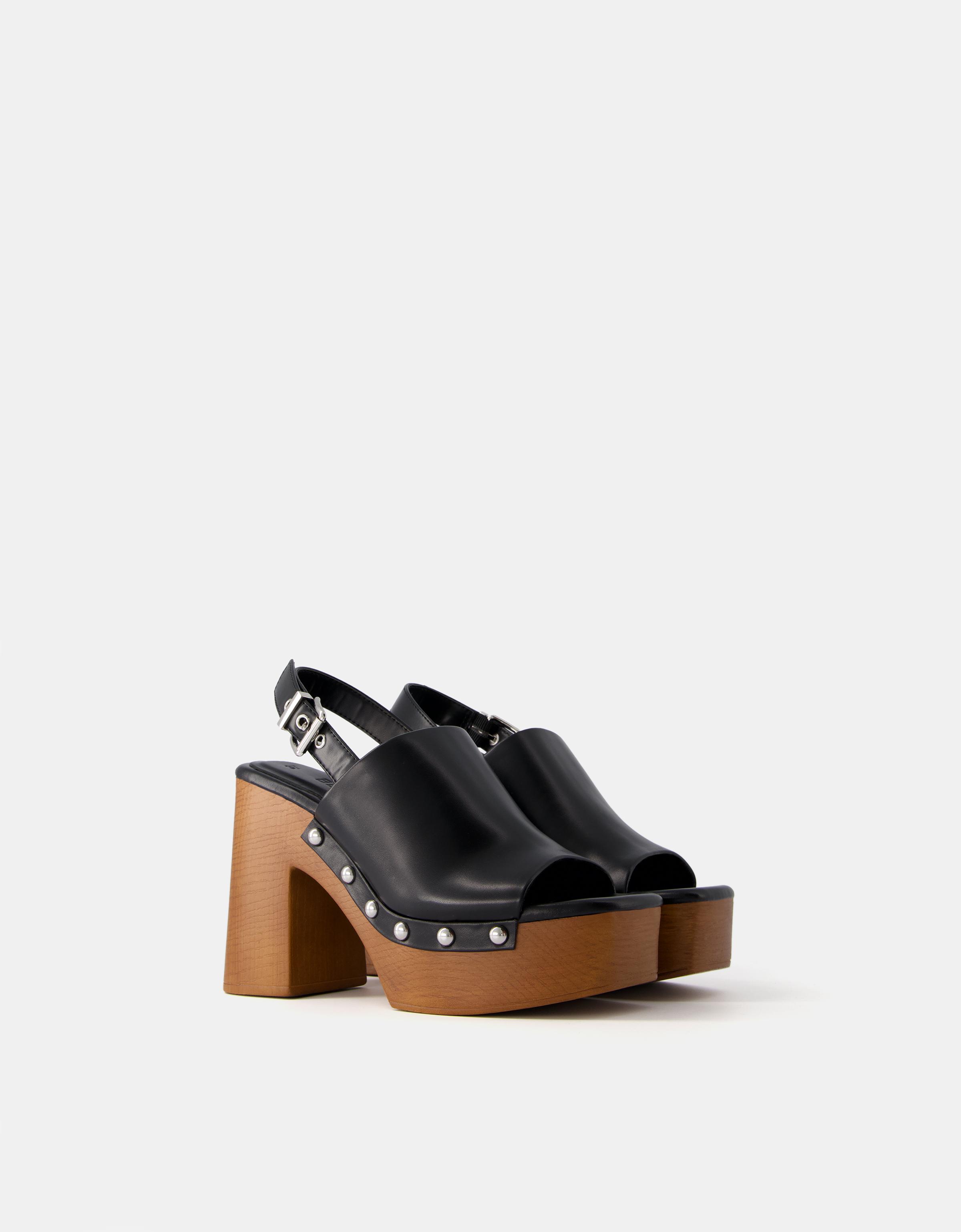 Bershka Plateau-Absatzsandalen Mit Nieten Damen 35 Schwarz