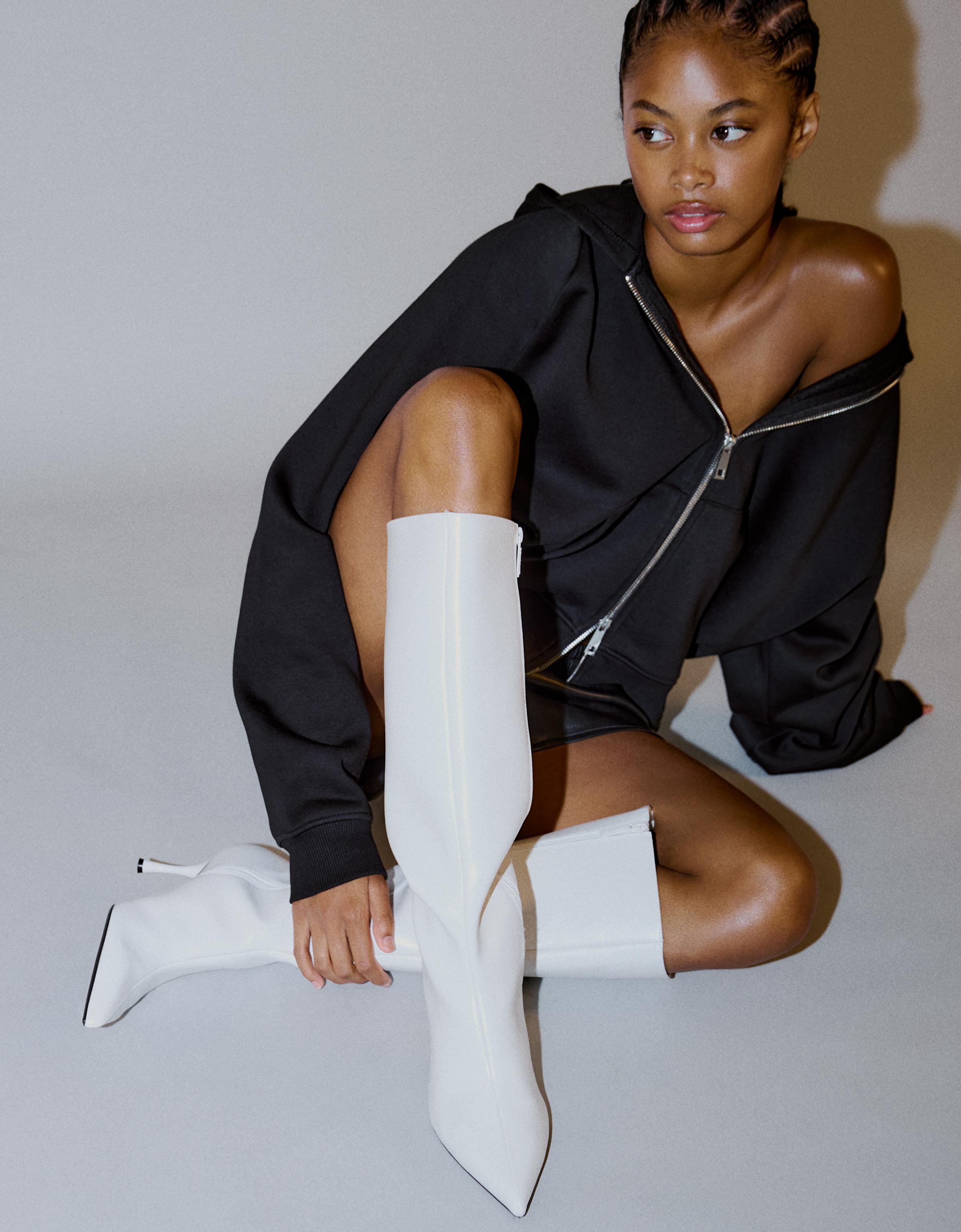 Kitten heel boots — WHITE