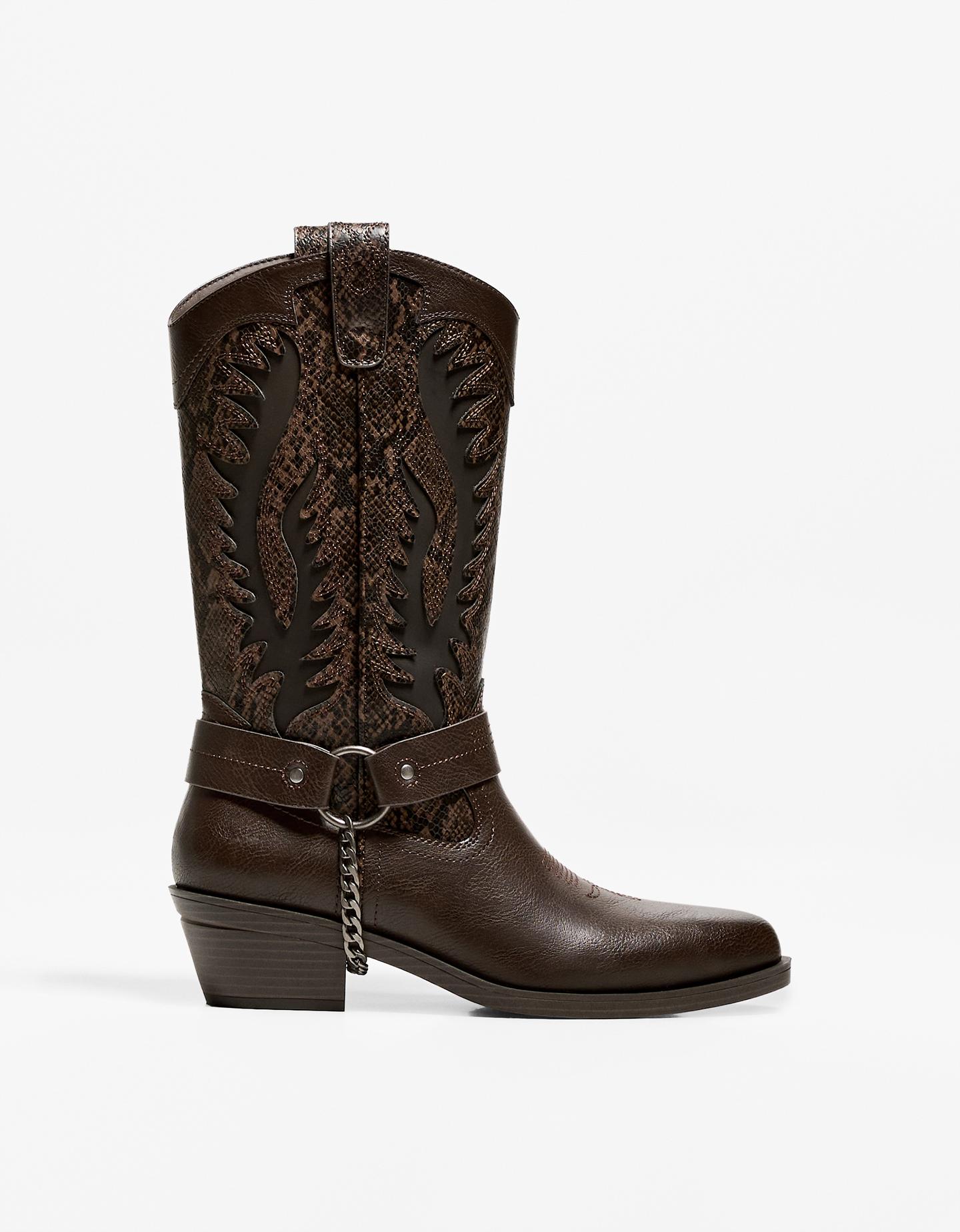 Bershka kozaki w kowbojskim stylu ze zwierzęcym wzorem brązowy