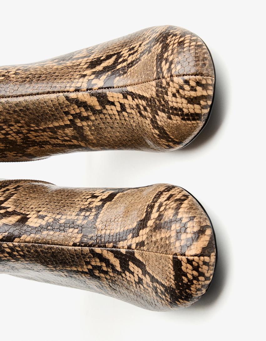 Botín tacón animal print-Serpiente