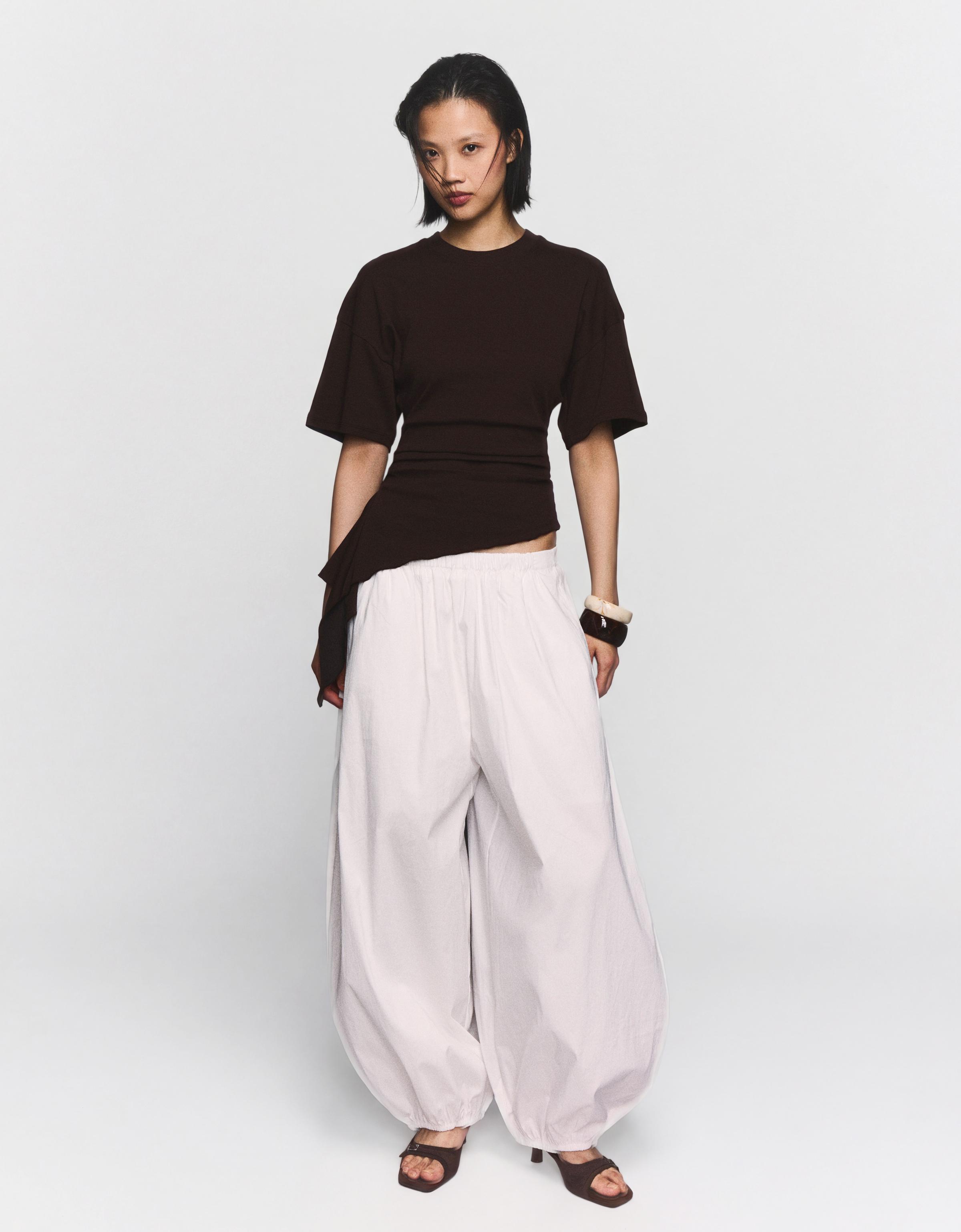 Kısa kollu büzgülü tişört - Görsel 23