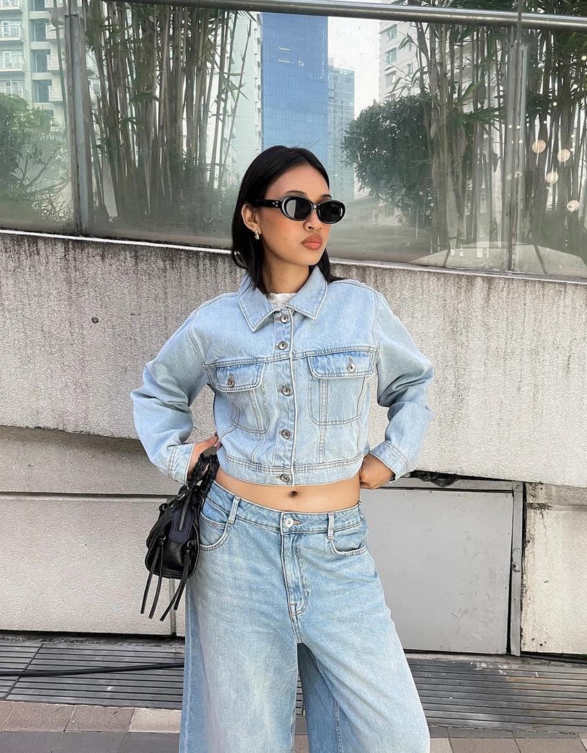 Look Giubbotto Di Jeans Corto Donna Giubbotto In Denim Corto