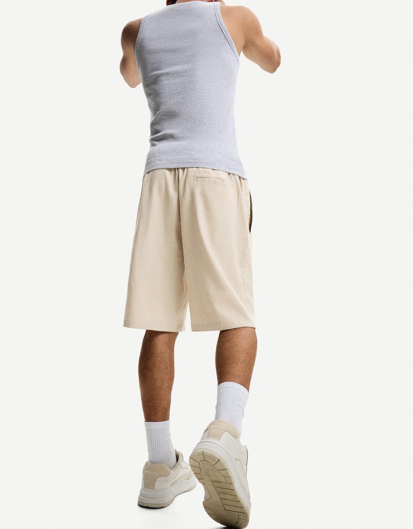 Bermuda loose jogger con lino