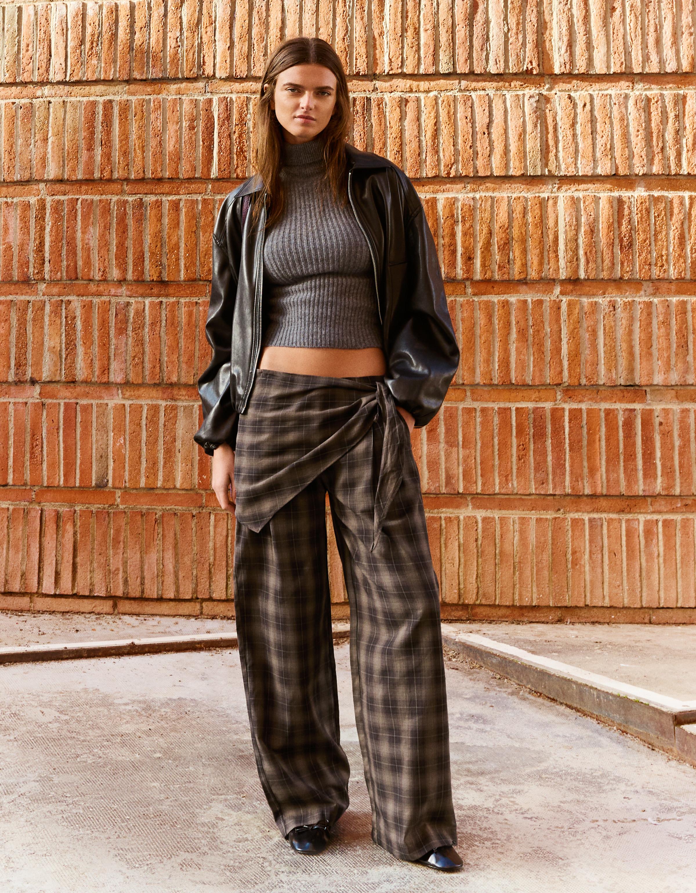Darted trousers with scarf print scarf