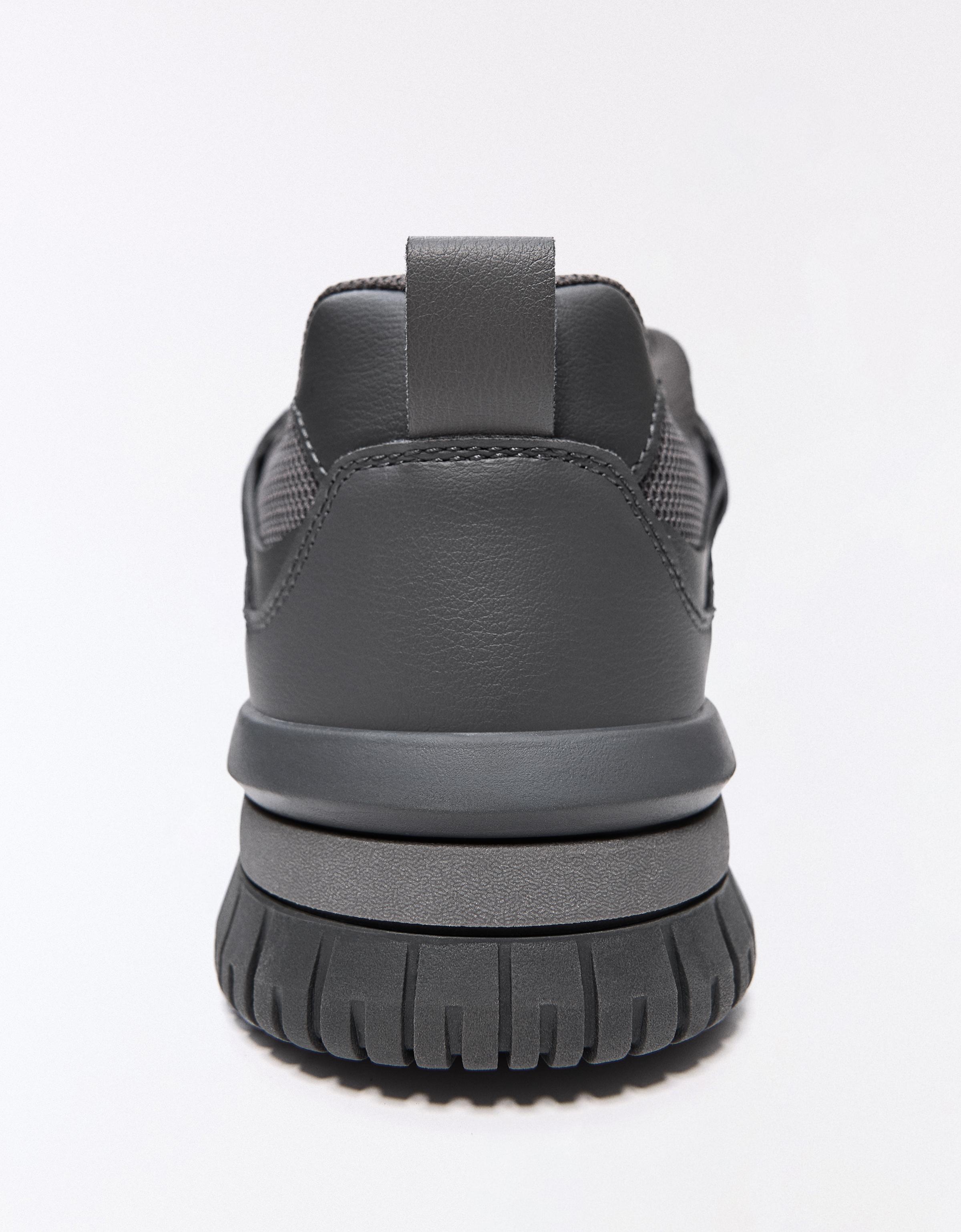 SKATE SNEAKERS — Grey