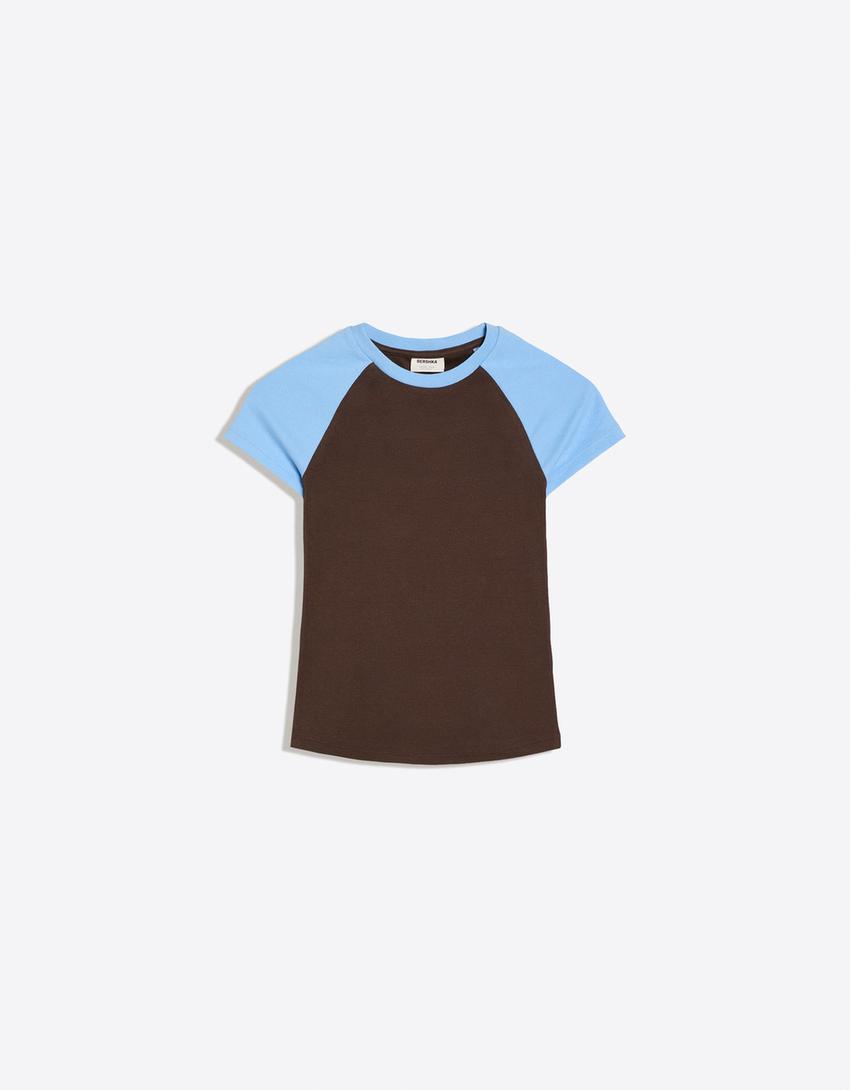 Fitted raglan T-shirt-Brown
