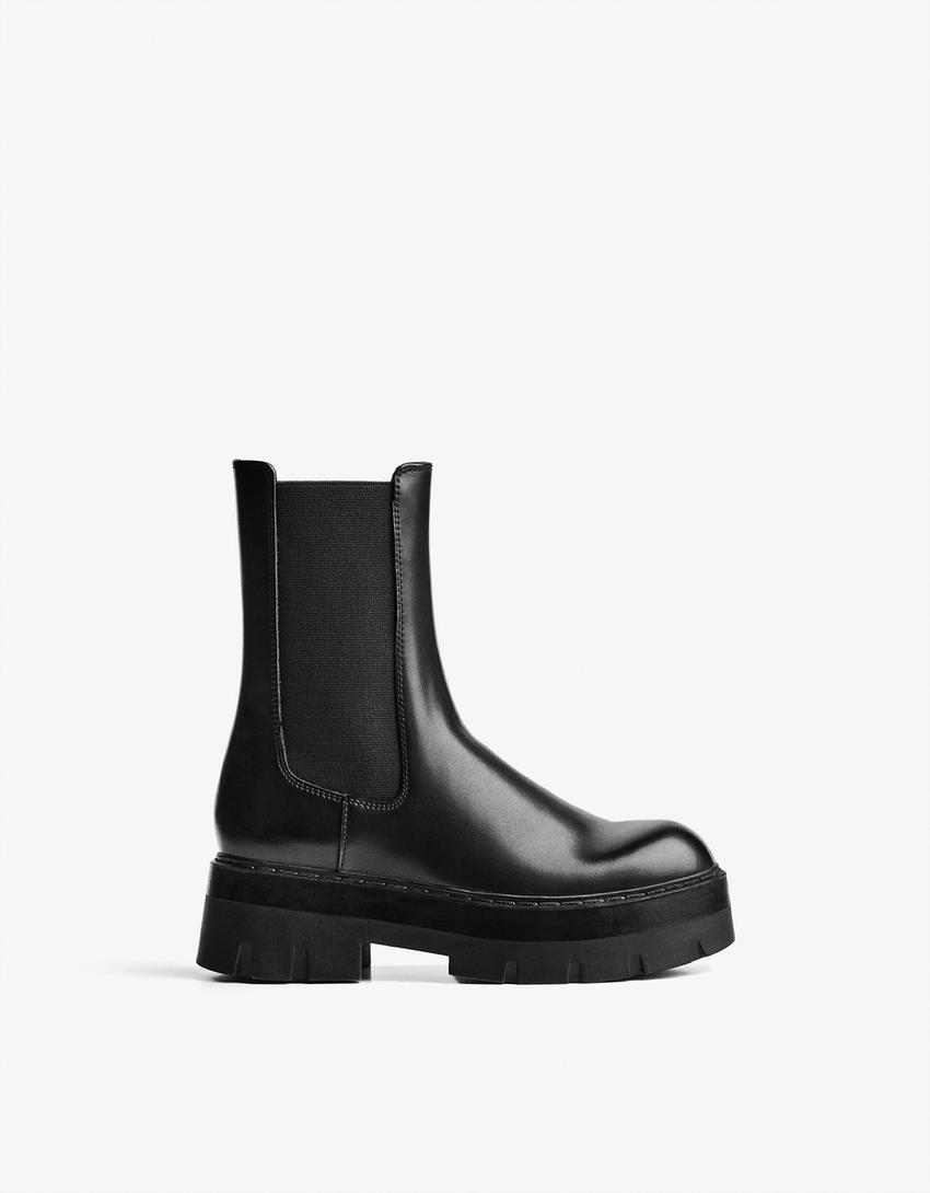 Botim com detalhe elástico-Preto
