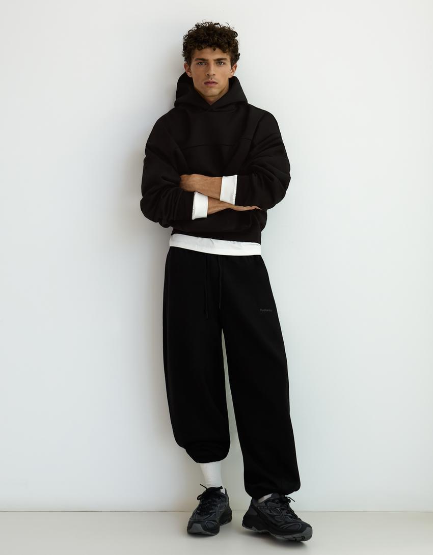 Hoodie mit Kapuze-Schwarz