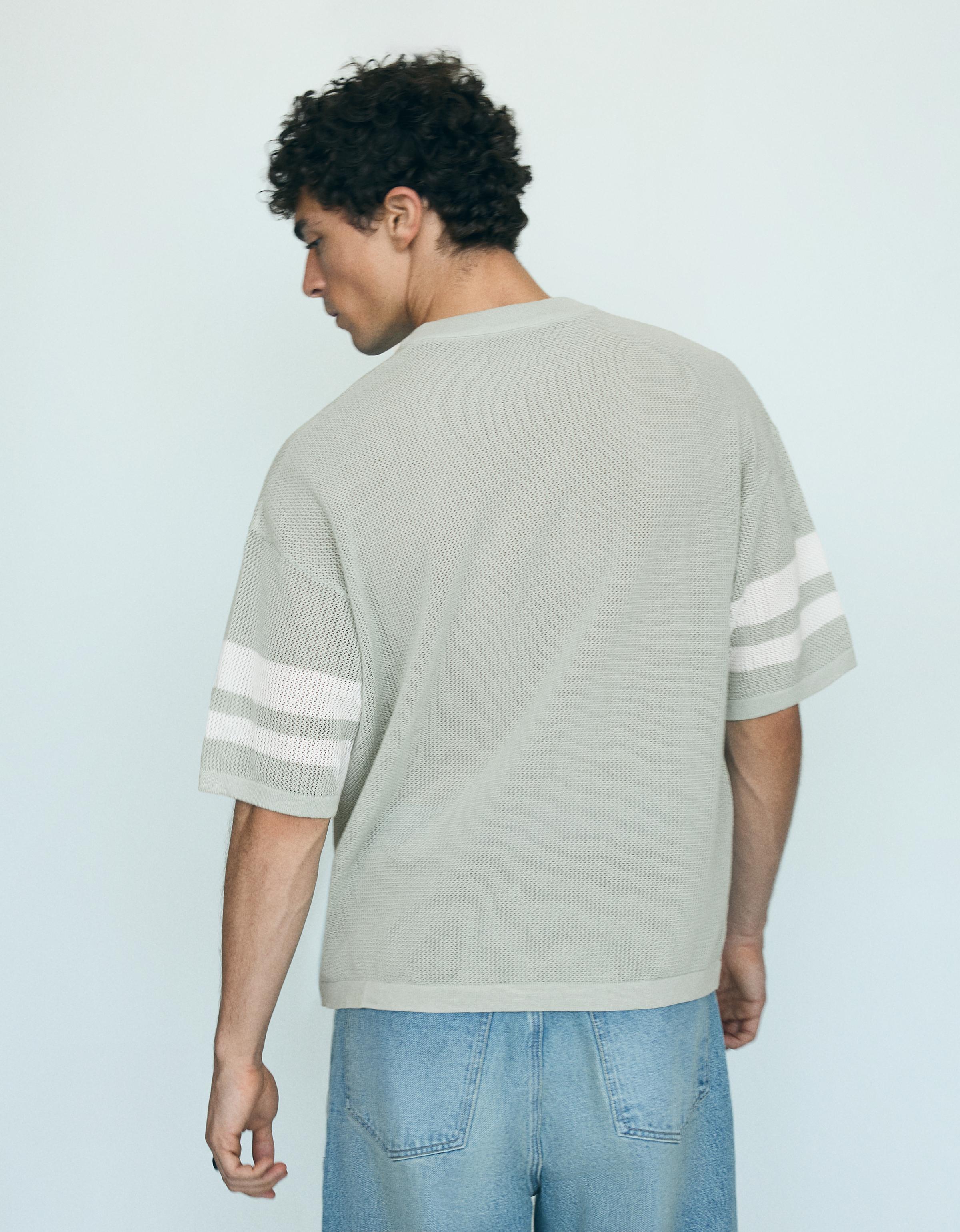 Embroidered mesh V-neck T-shirt — Green
