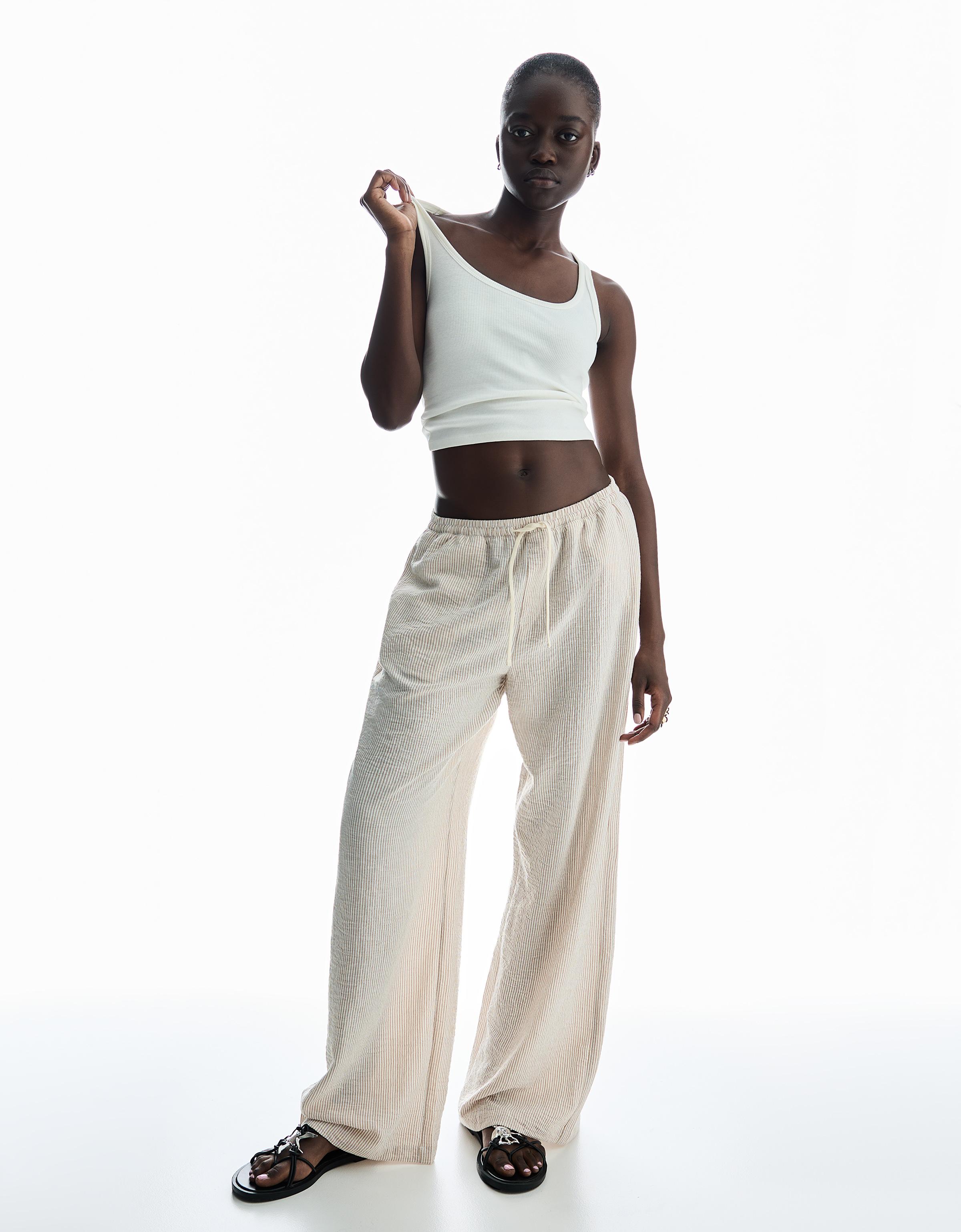 Bershka Rustikale Hose Mit Streifen Damen S Sandfarbe