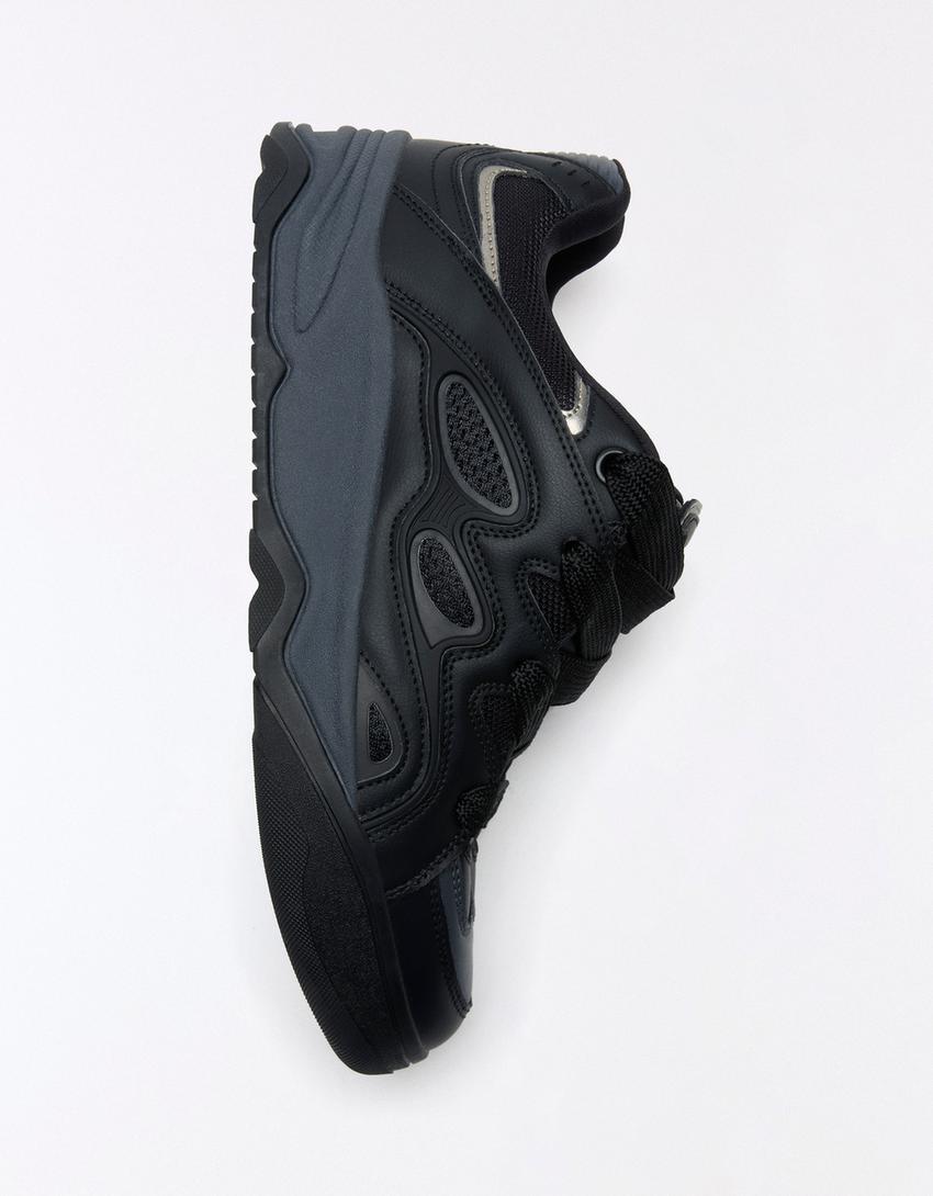 Skate-Sneaker mit dicker Sohle-Schwarz