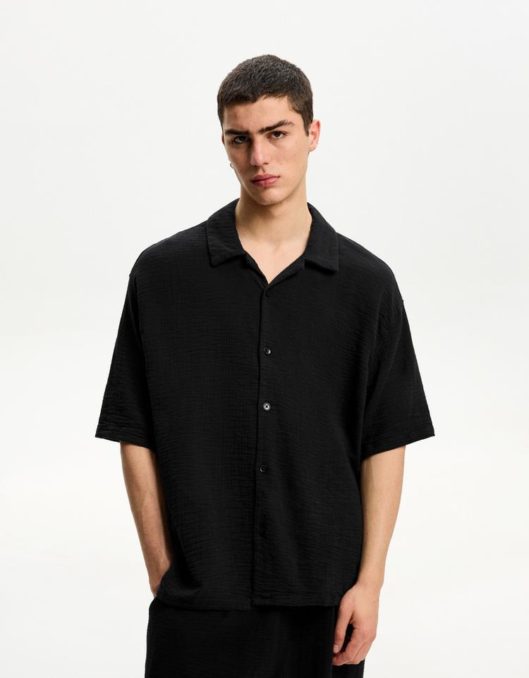 Textured short sleeve shirt