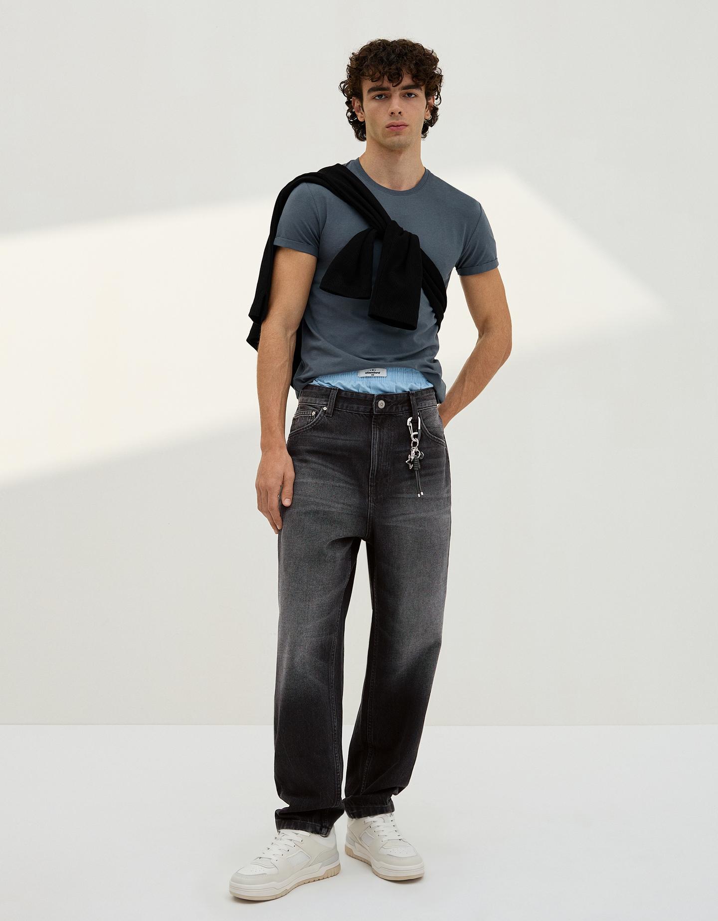 Bershka jeansy o kroju loose czarny