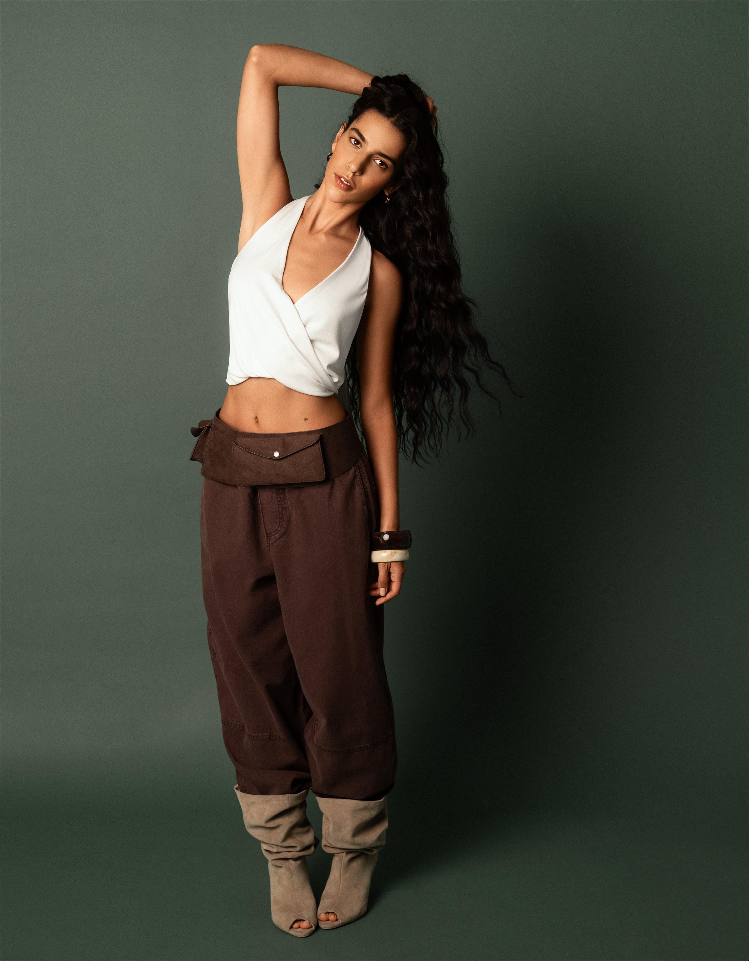 Low-rise wide balloon jeans