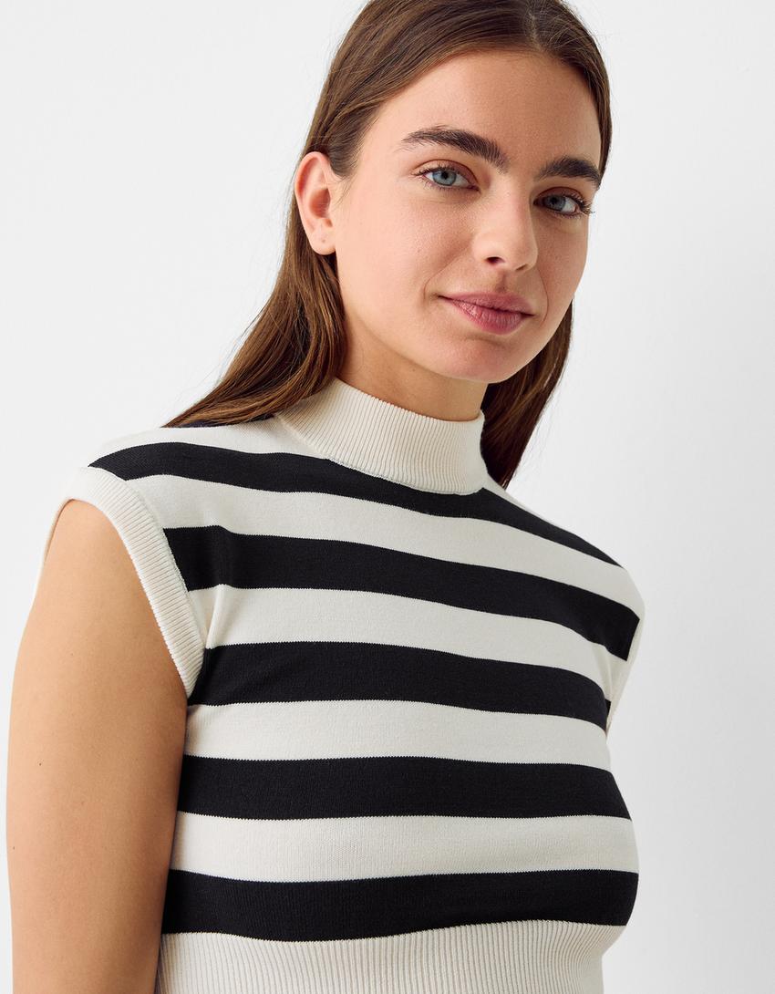 Sleeveless high neck sweater-Cream-2