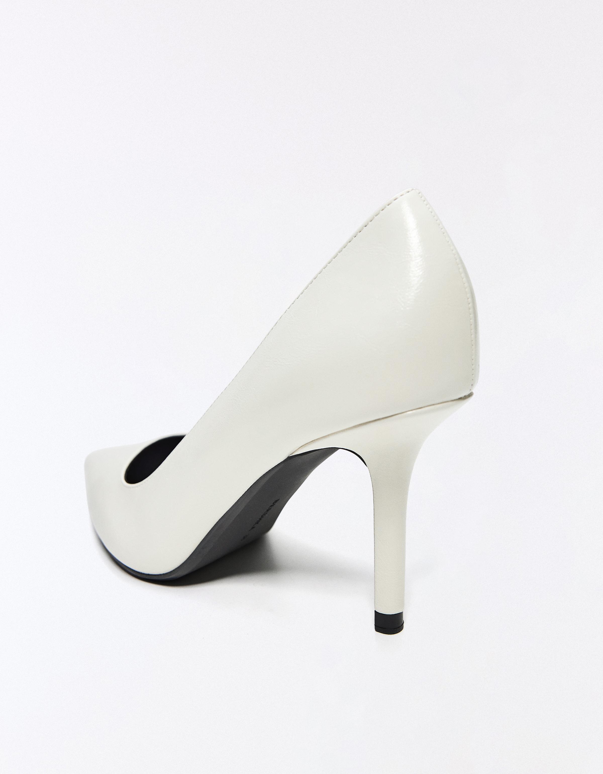 High-heel shoes — WHITE