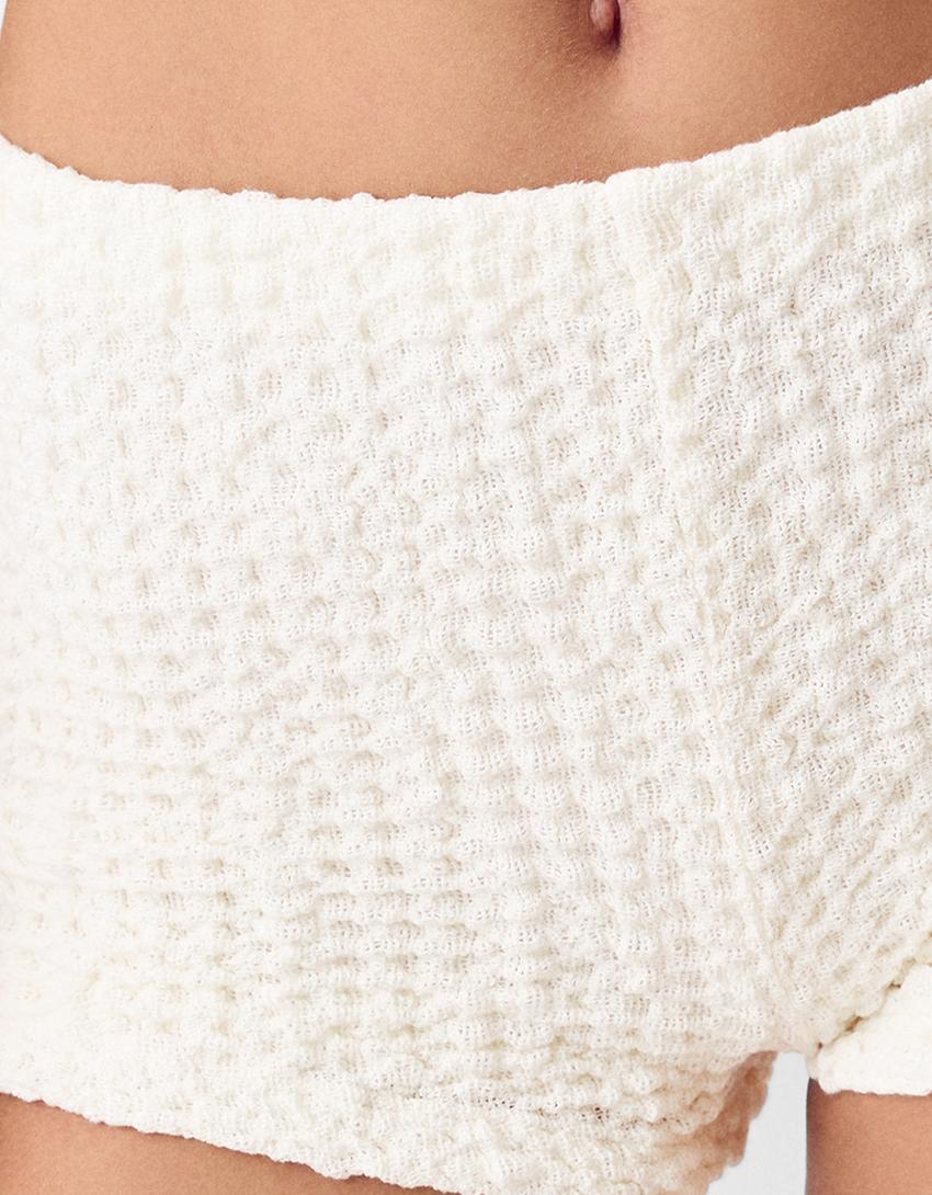 شورت ريفي بملمس بارز-أبيض مطفي-5