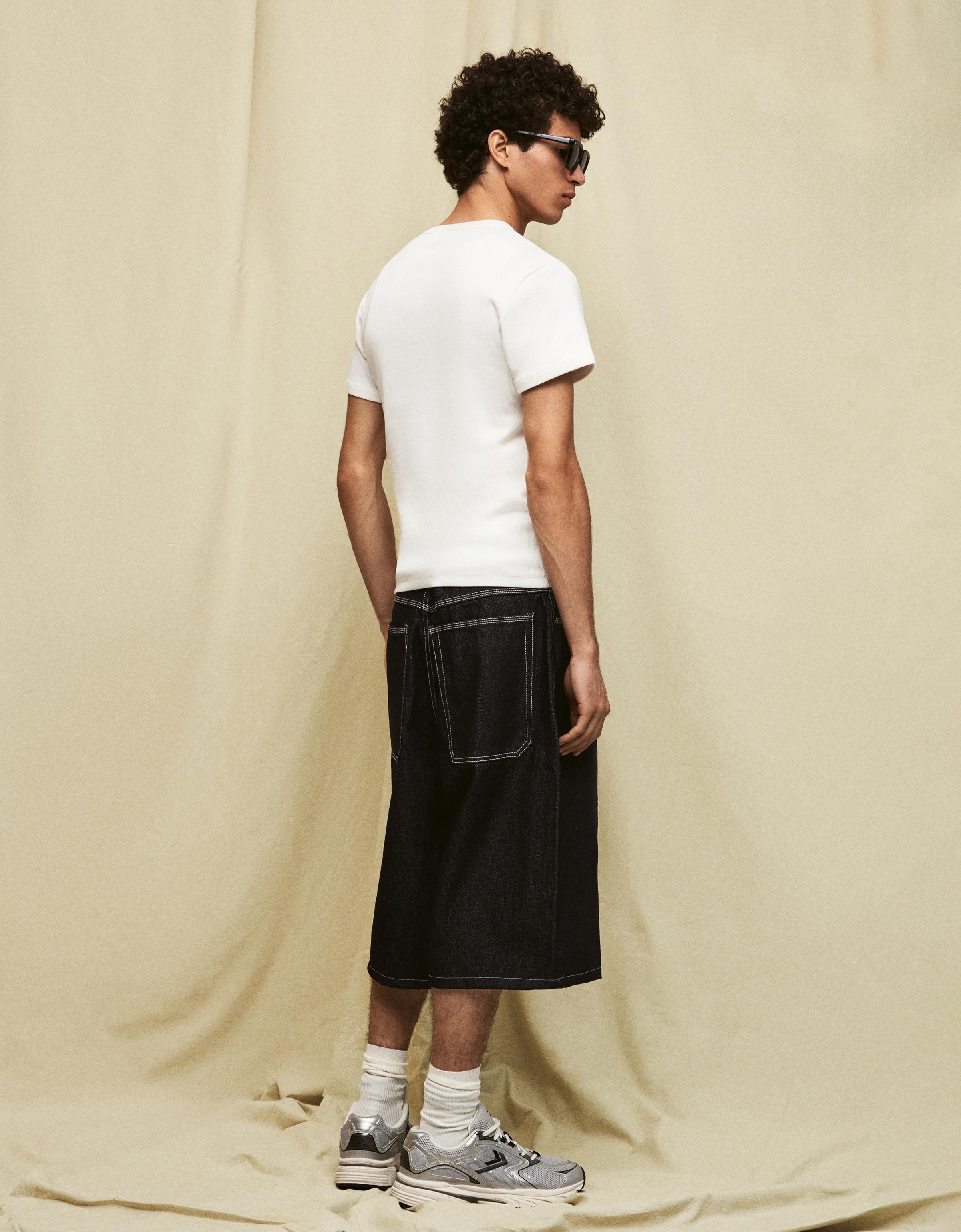 Barrel leg denim Bermuda shorts — Black