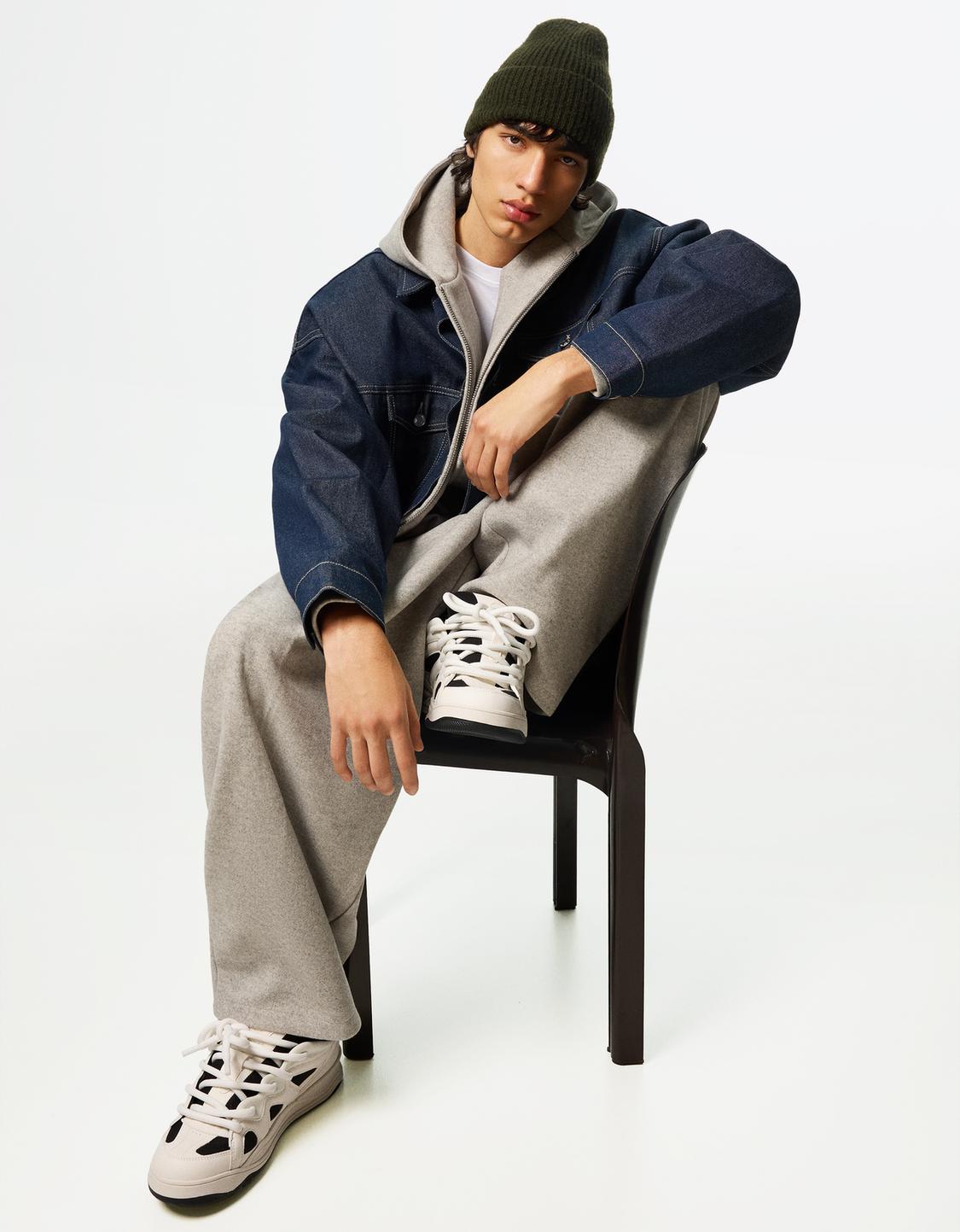 Contrast skate trainers