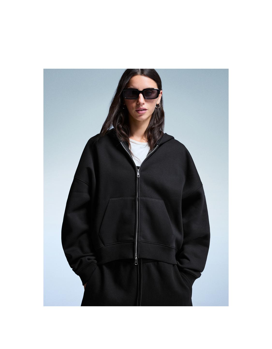 Oversize zip-up hoodie