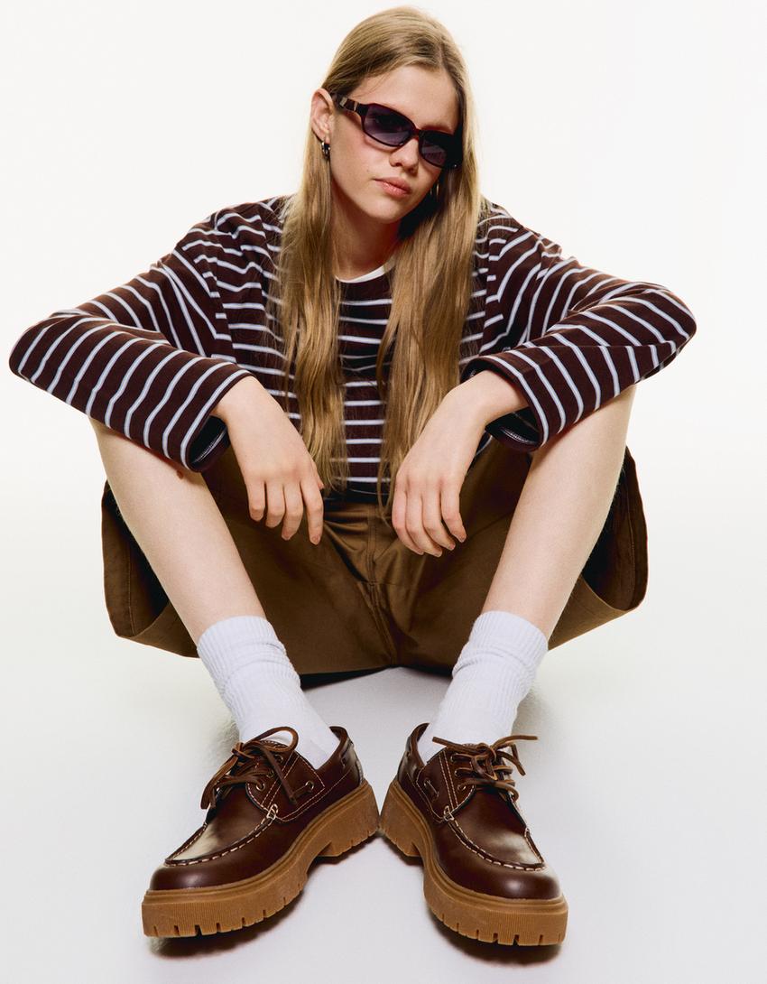 Deck shoes-Brown-1