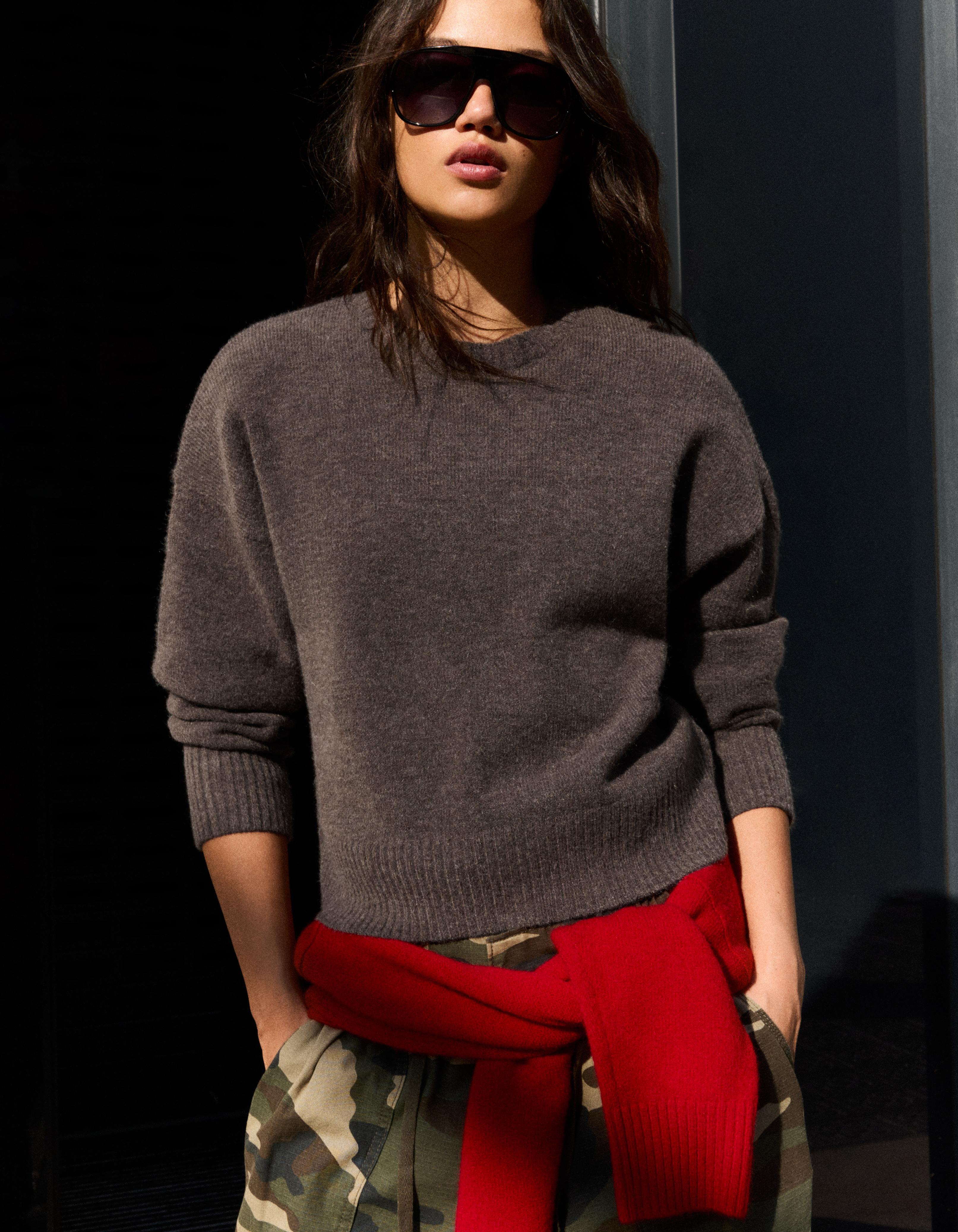 Round neck jumper — Brown