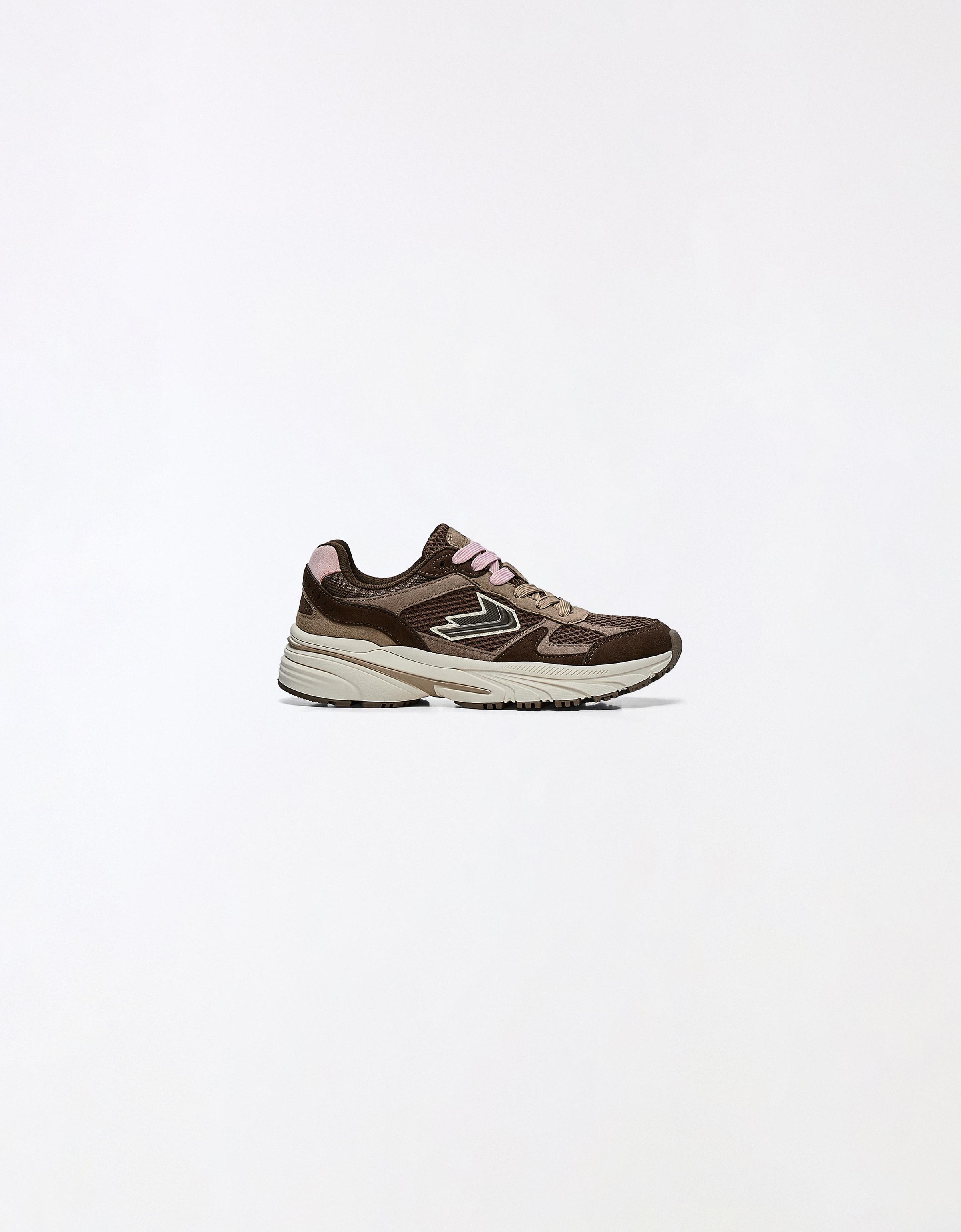 Multi-piece trainers — Brown