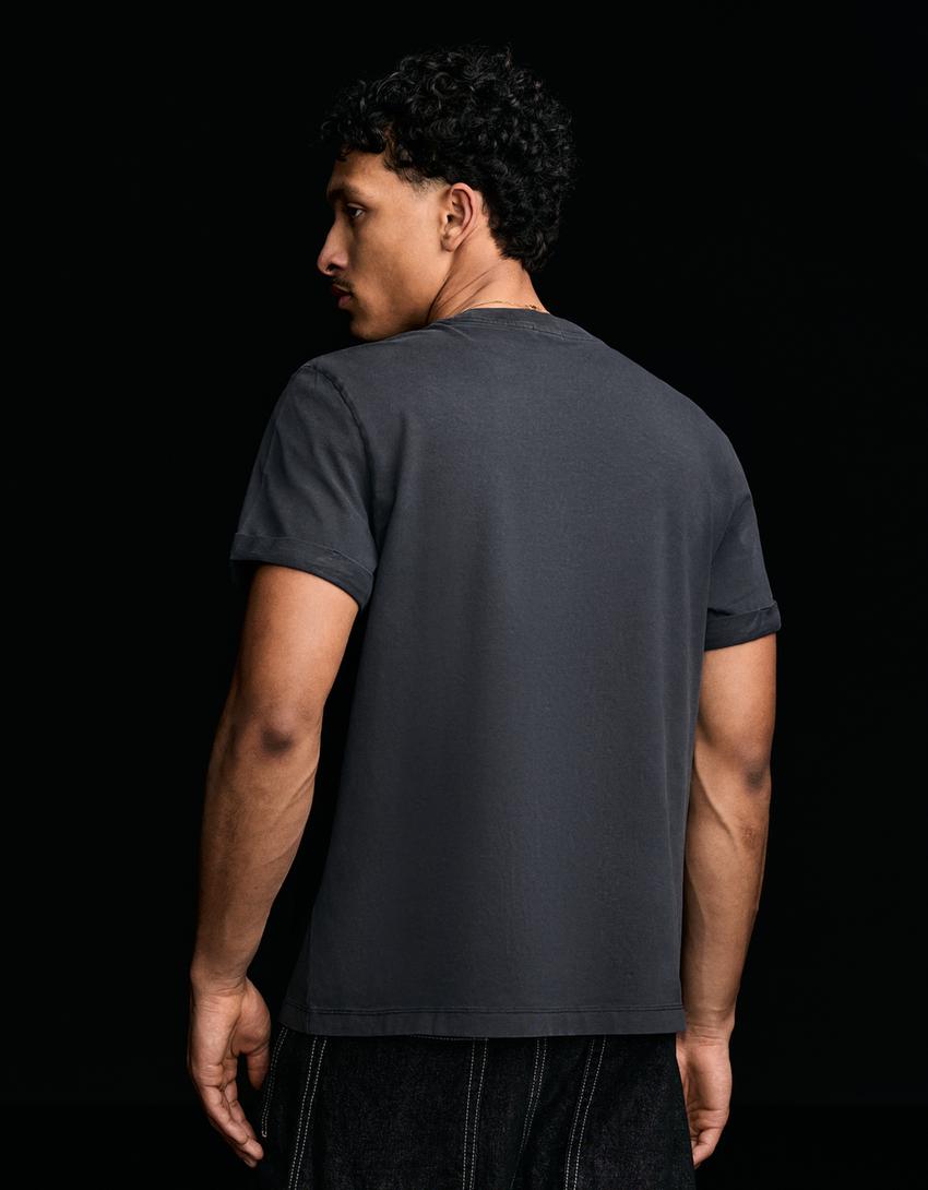 Camiseta manga corta roll up print-Gris