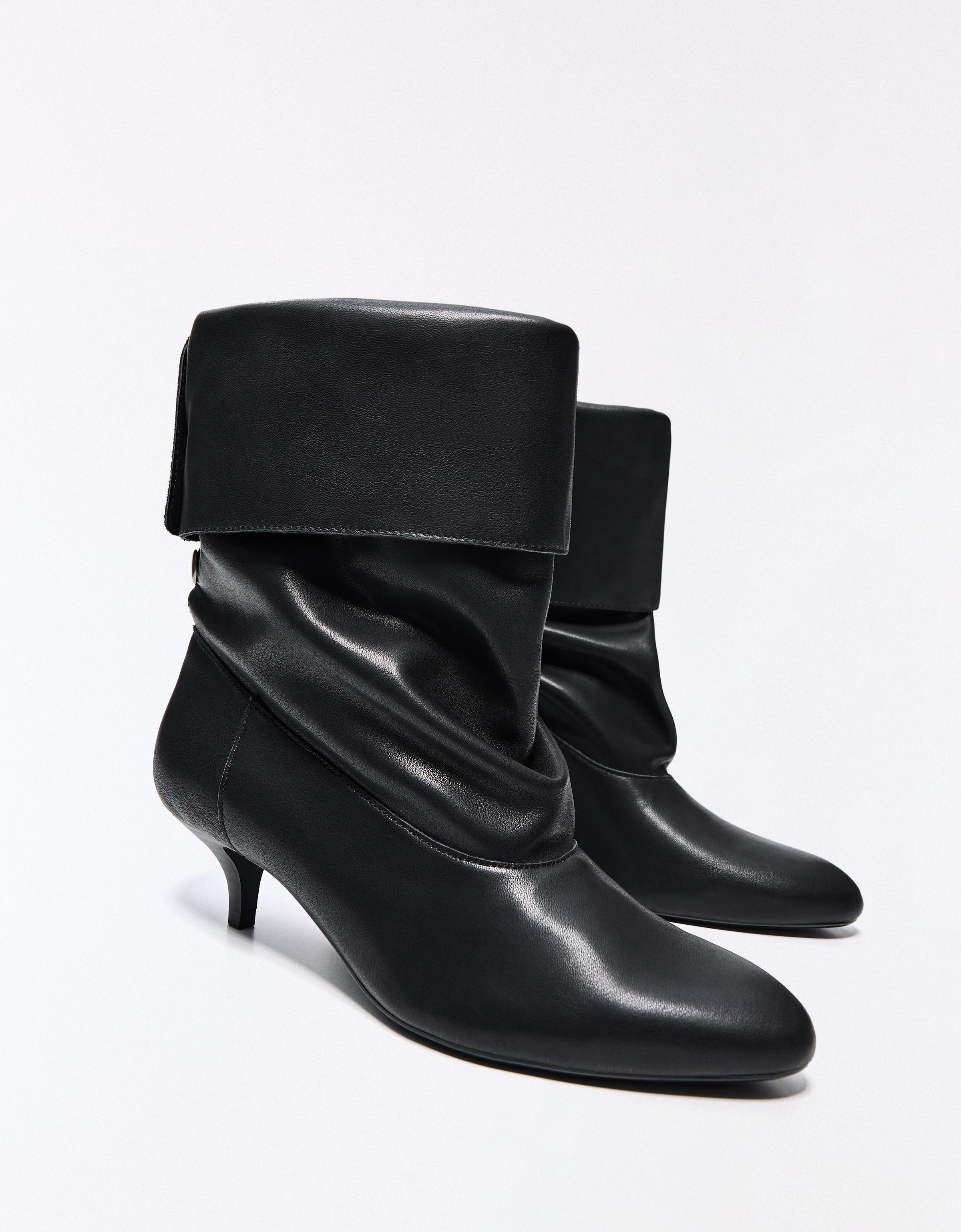 LEATHER HEEL ANKLE BOOTS — BLACK
