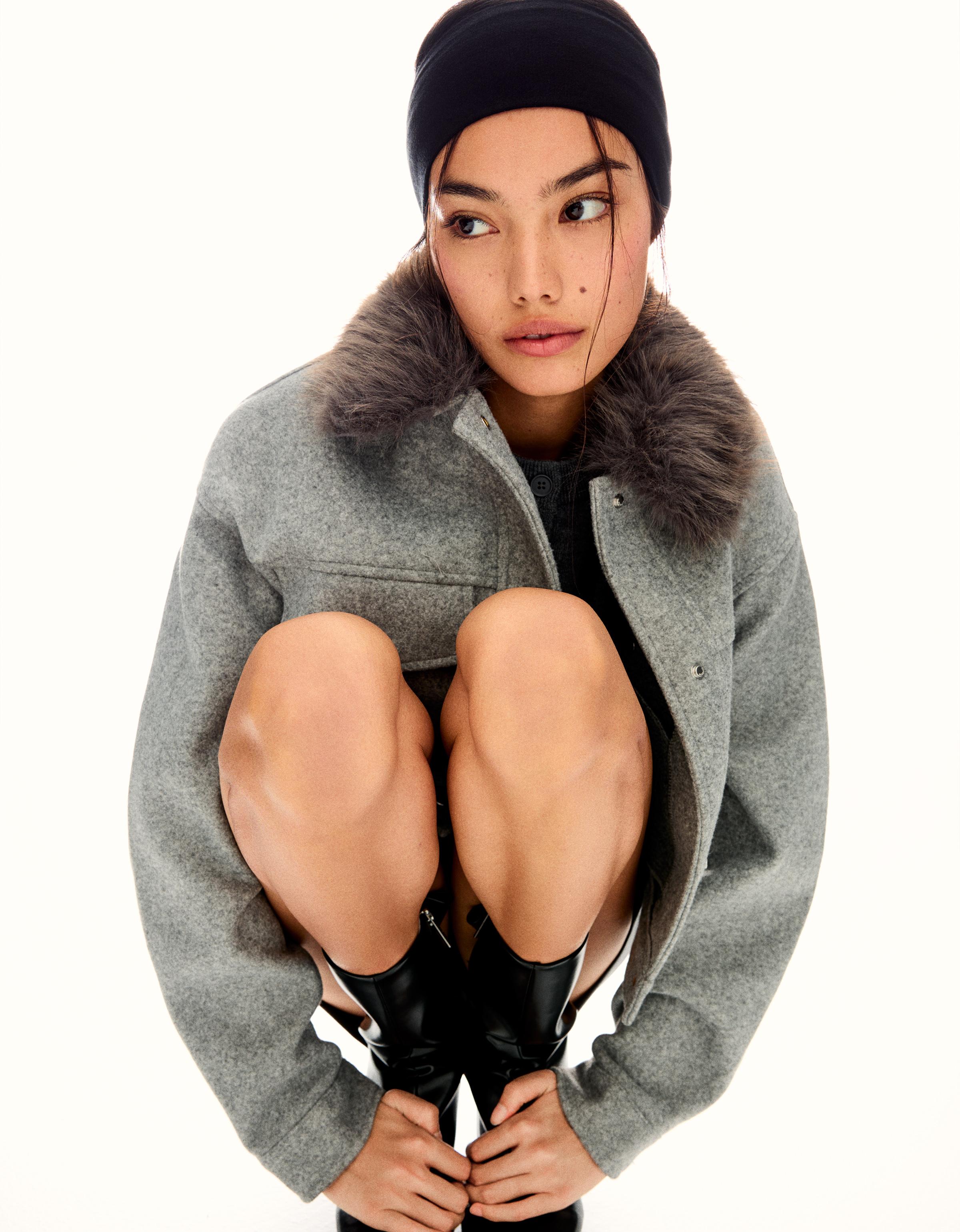 Bershka Weiche Truckerjacke Mit Fellkragen Damen Xs Grau