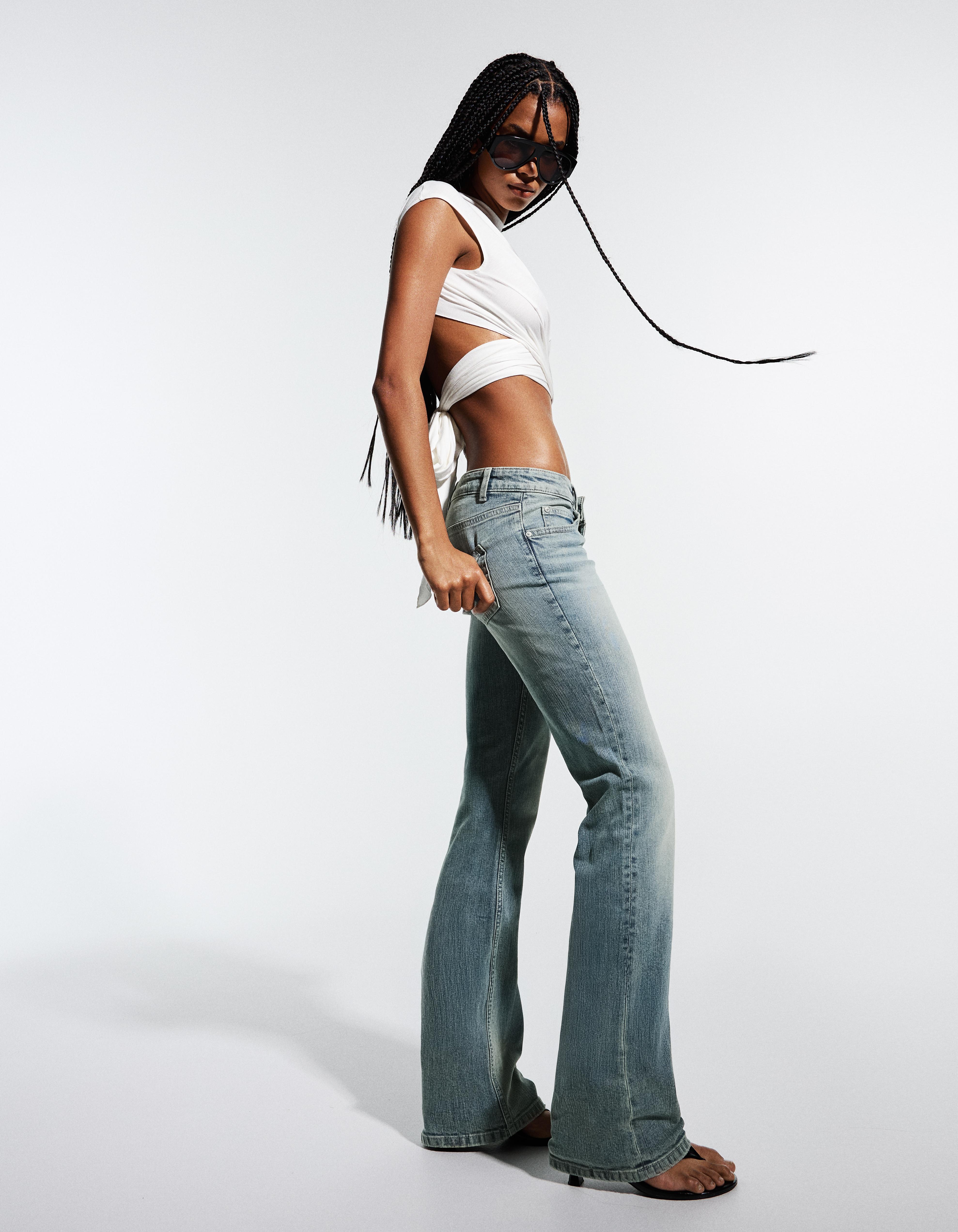 Low-rise slim fit boot-cut jeans — Light blue