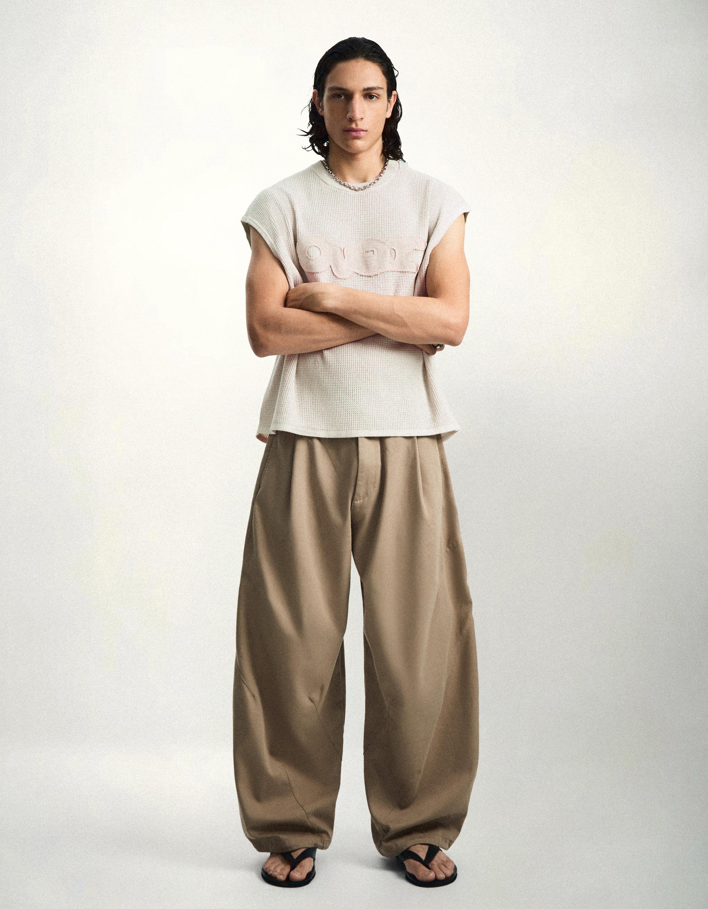 Bershka Pantalón Barrel Pinzas Hombre Gris