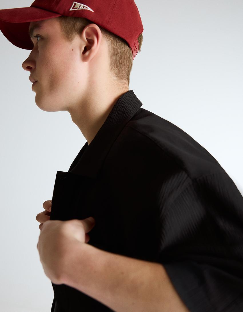 Pleated boxy fit short sleeve shirt-Black
