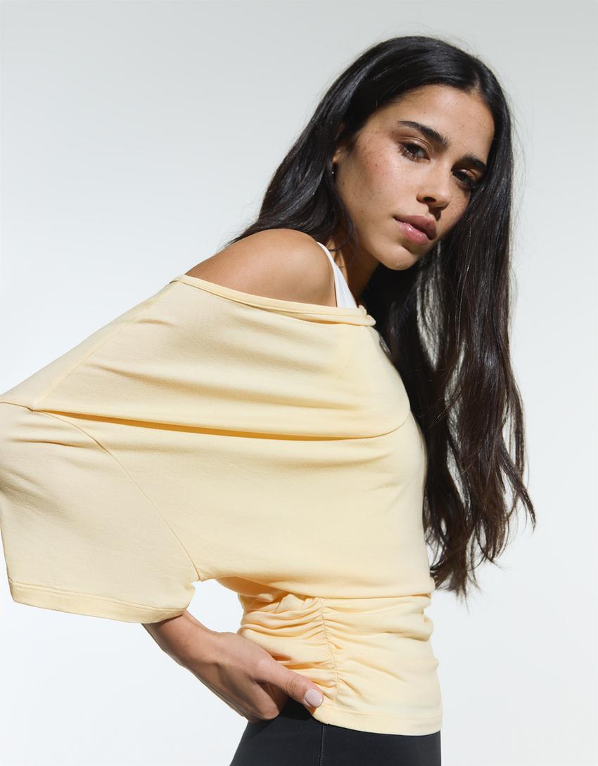 Camiseta de manga curta assimétrica-Amarelo