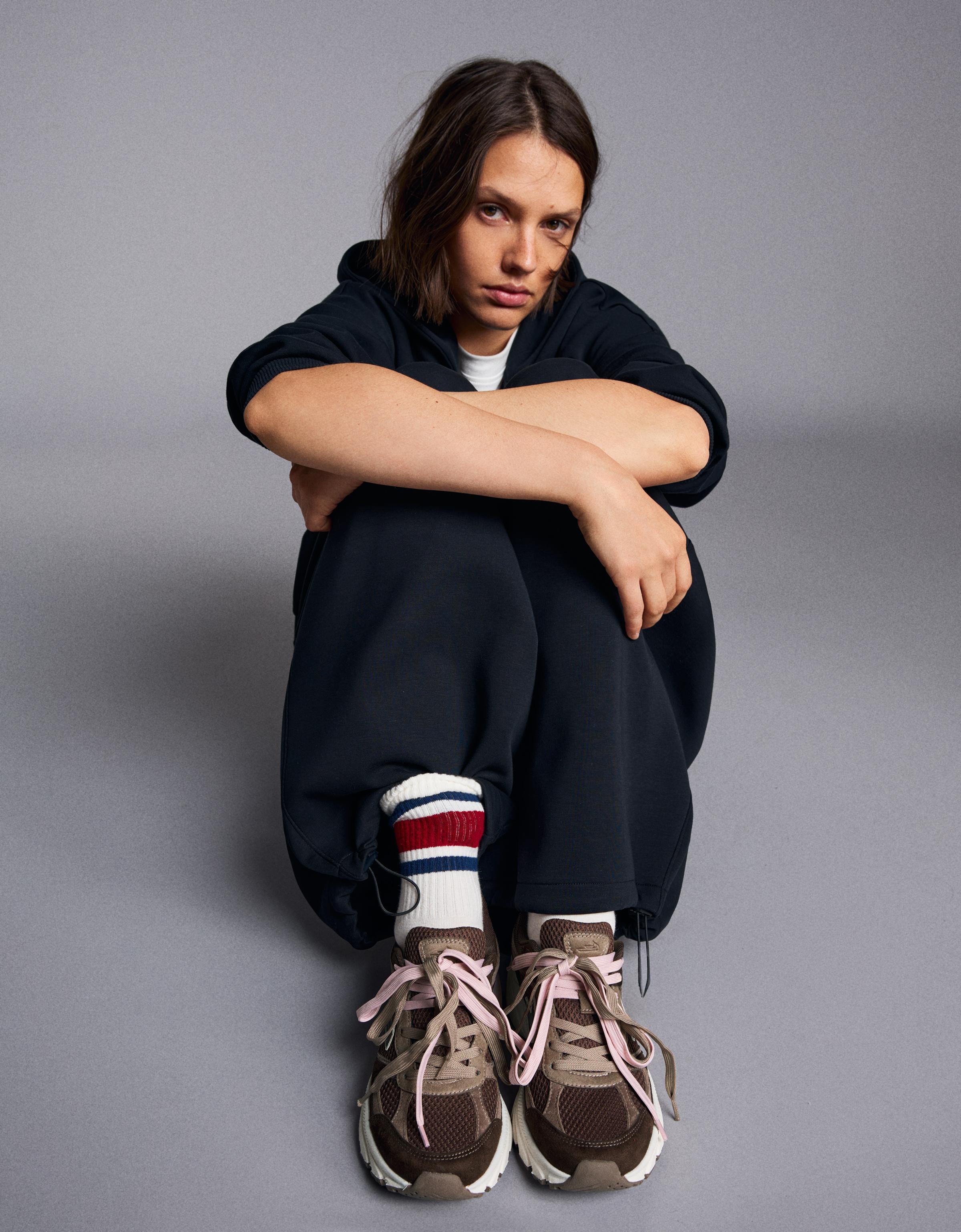 Multi-piece trainers — Brown