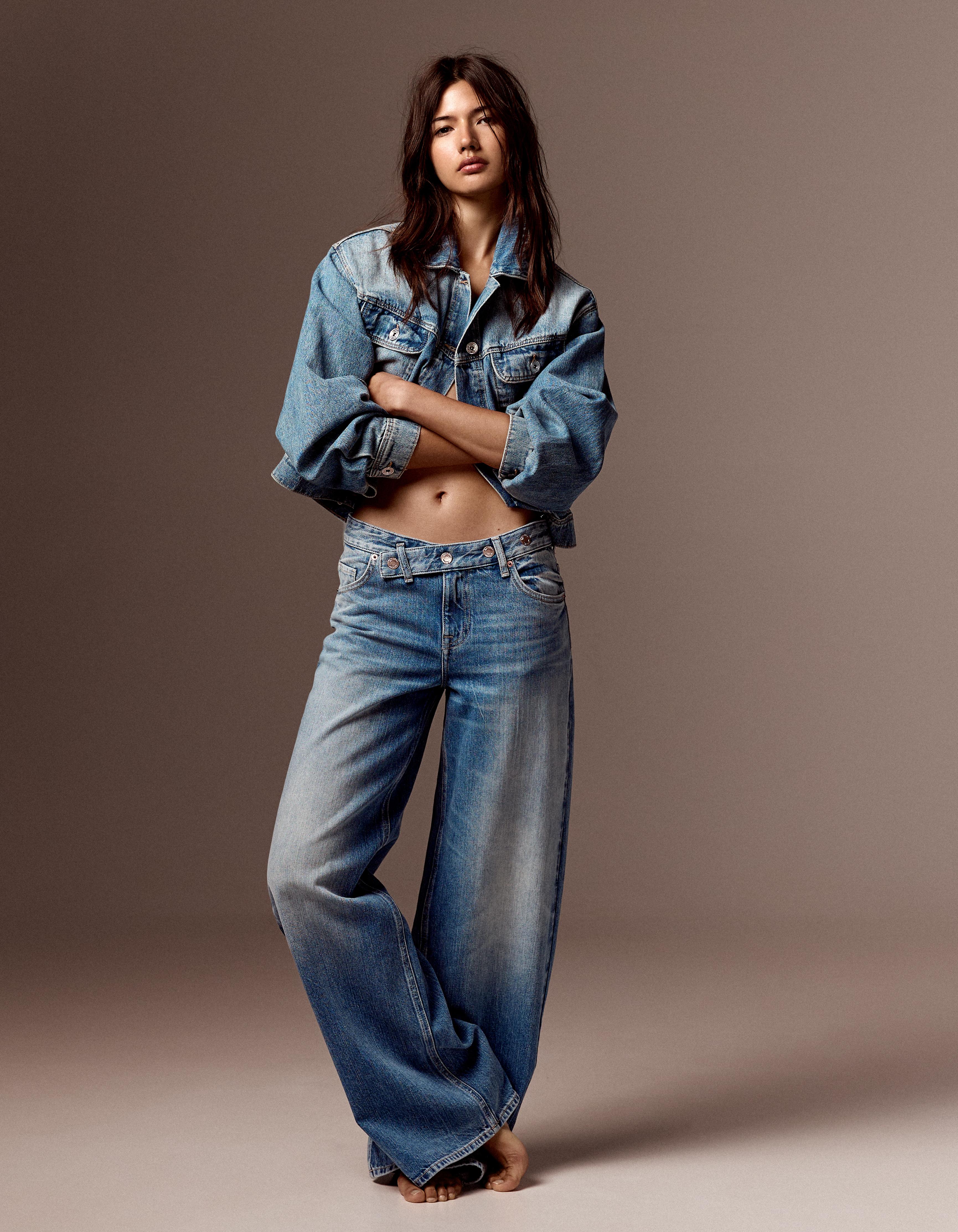 Low-rise straight-leg jeans with crossover waist — Light blue