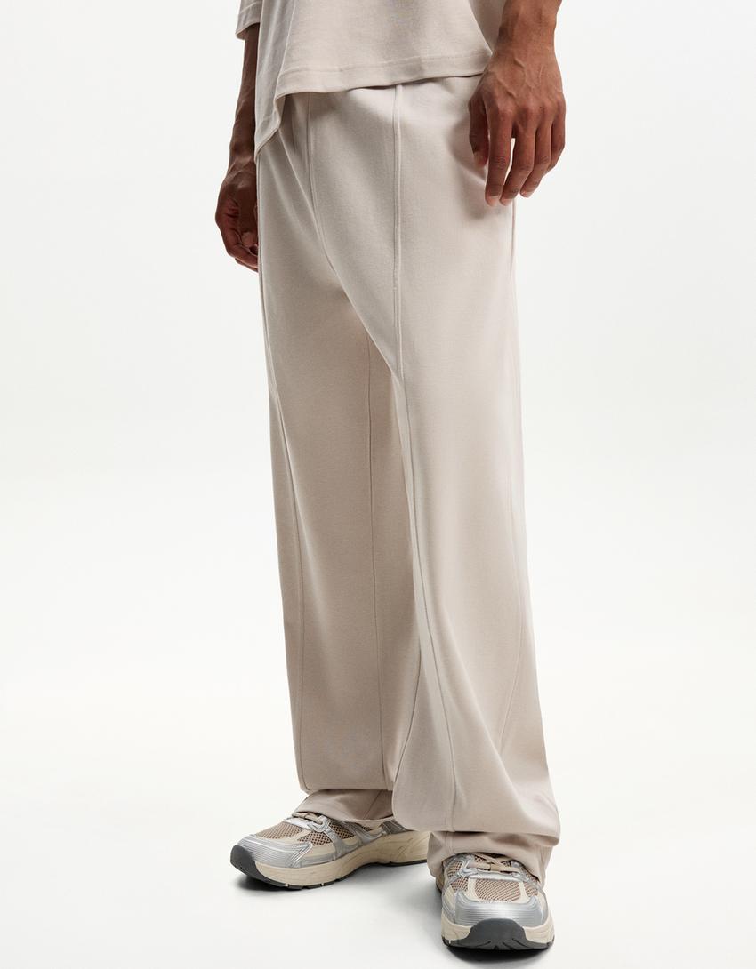 Wide-leg pants