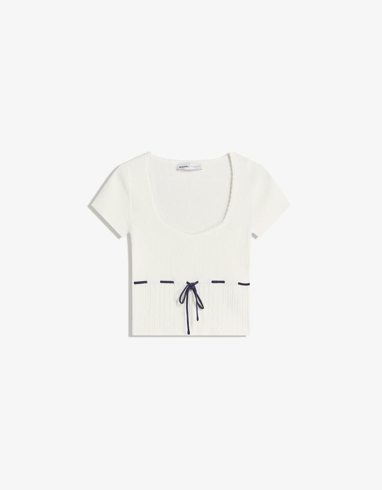 Short sleeve cable-knit sweater with tie