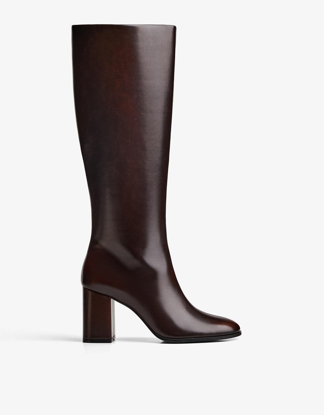 Block heel boots