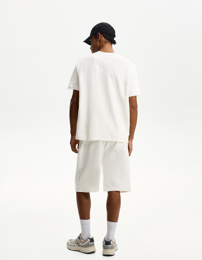 Textured Bermuda shorts-Off white