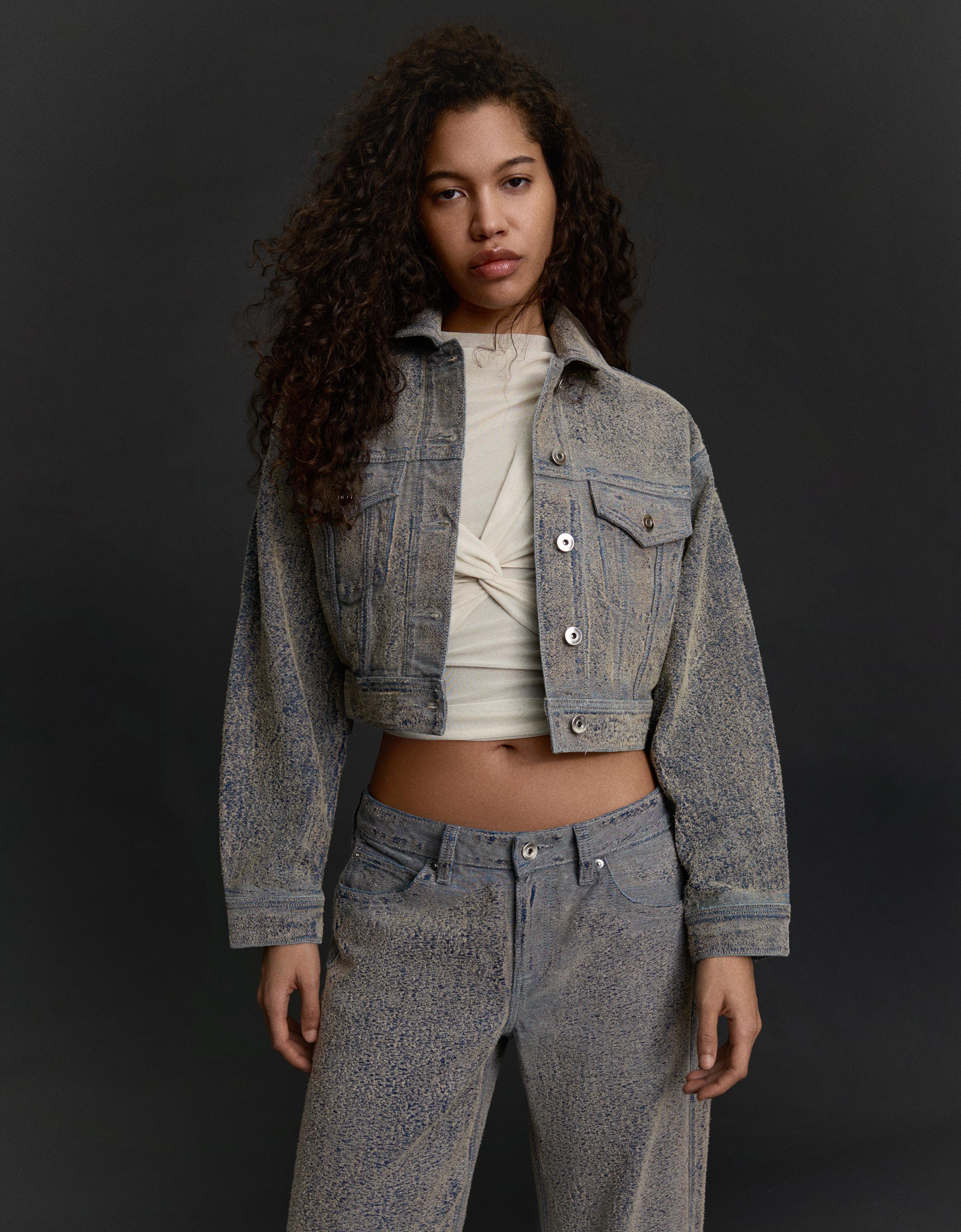 Bershka Strukturierte Cropped-Jeansjacke Damen L Ausgewaschenes Blau