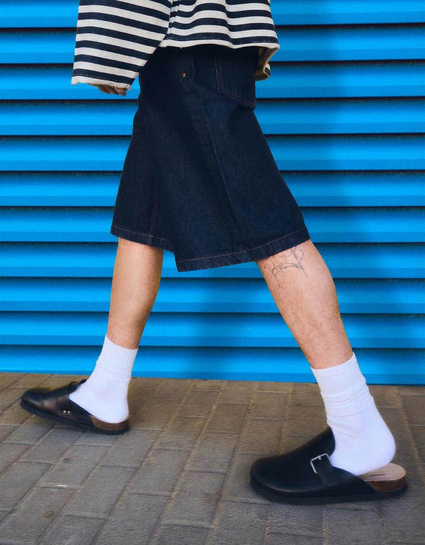 Clog with buckle detail-BLACK