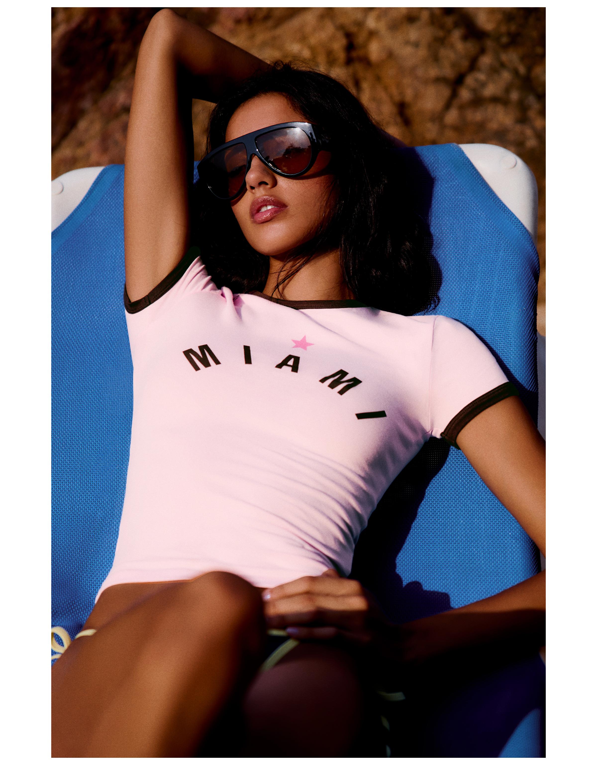Contrast print fitted T-shirt — Pink