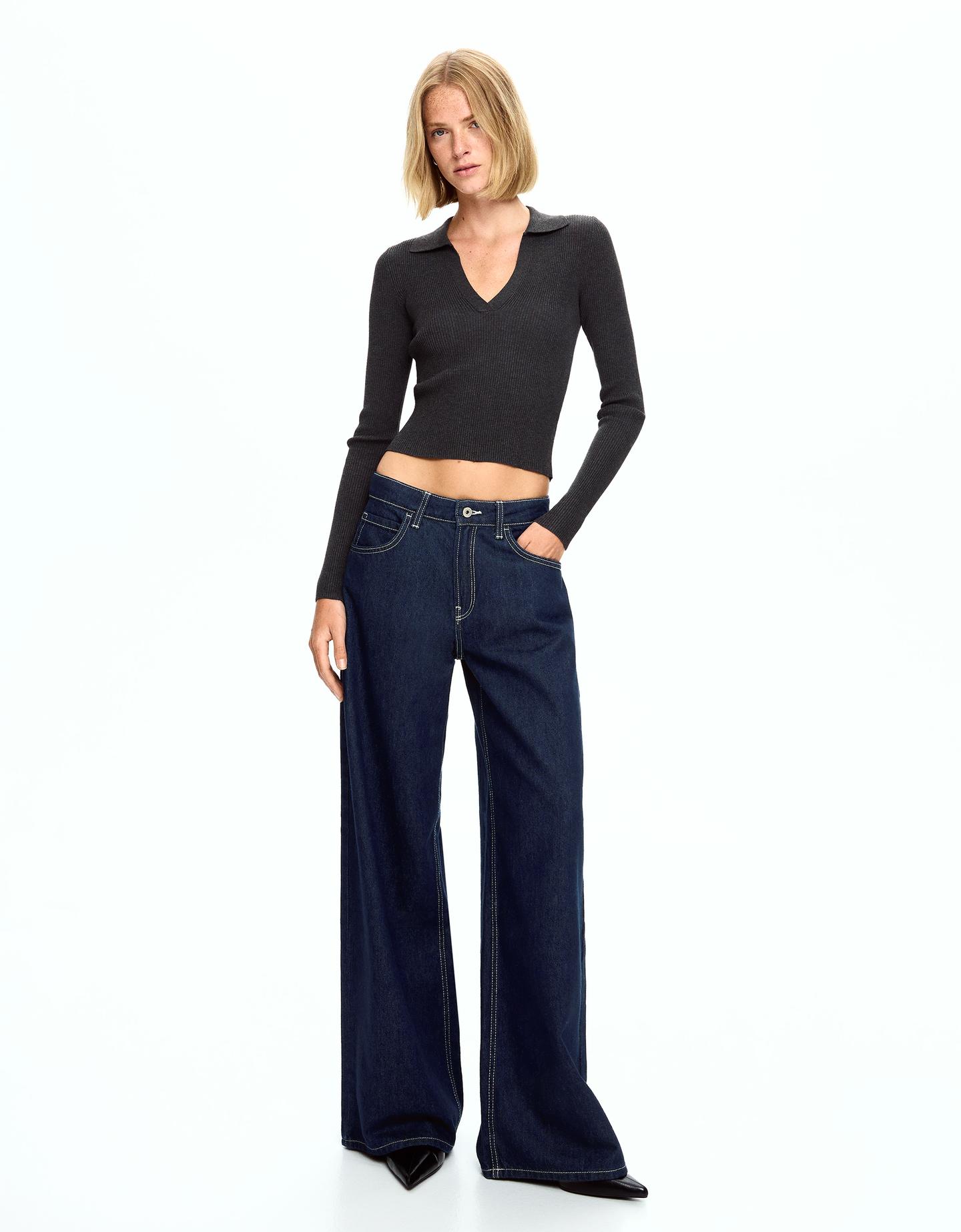 Bershka jeansy o kroju wide leg granatowy