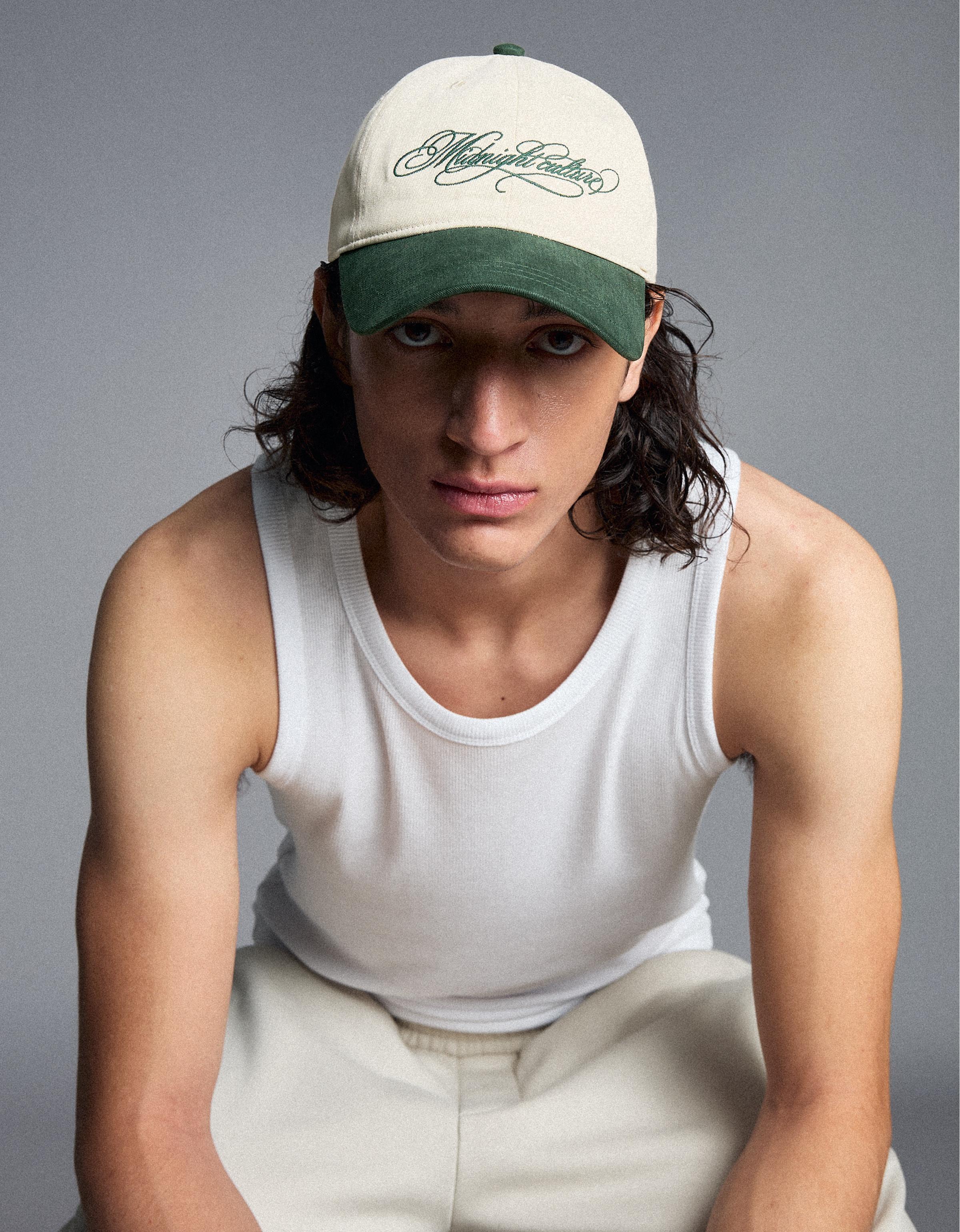 Embroidered cap — White