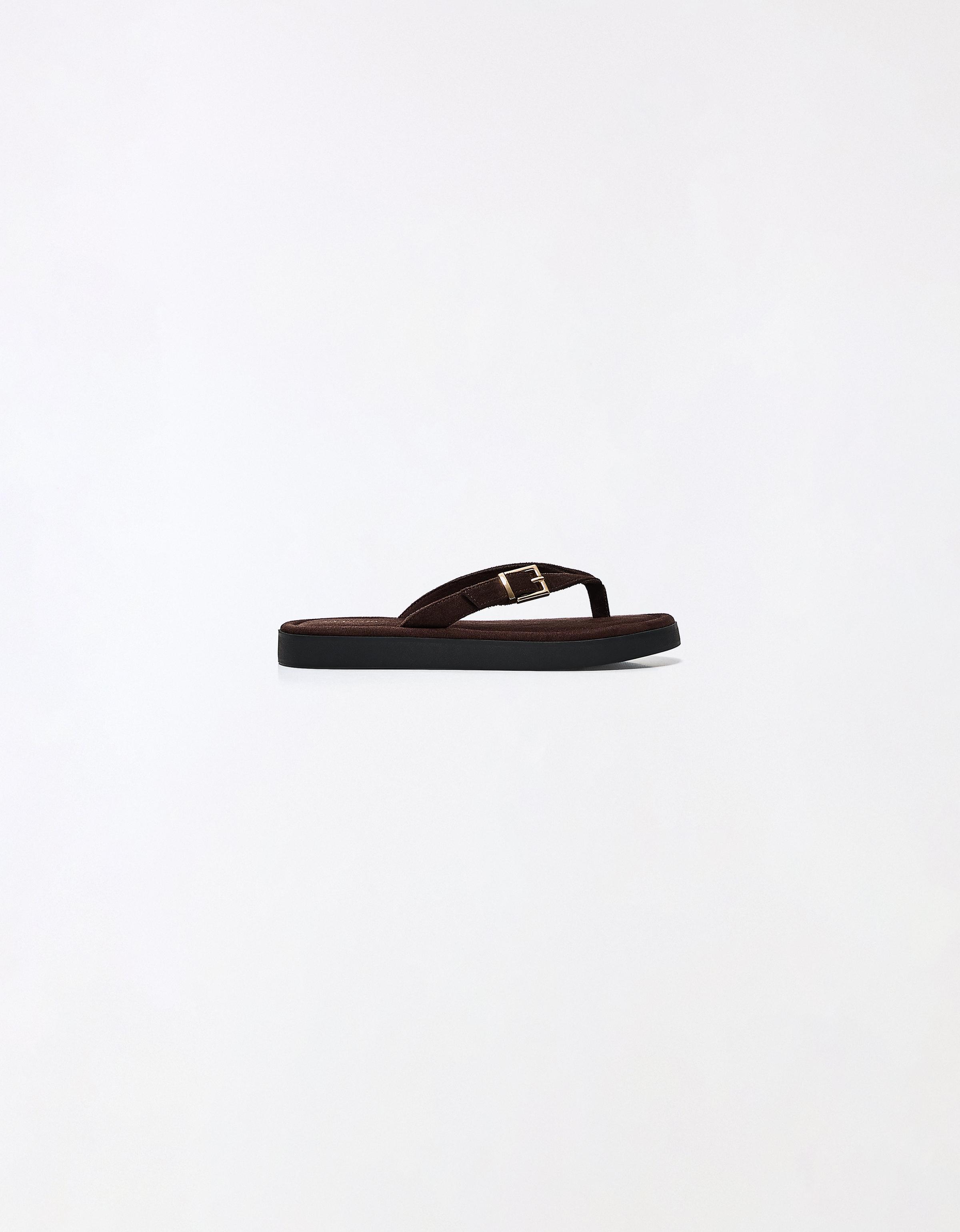Flat thong sandals with buckle — Brown