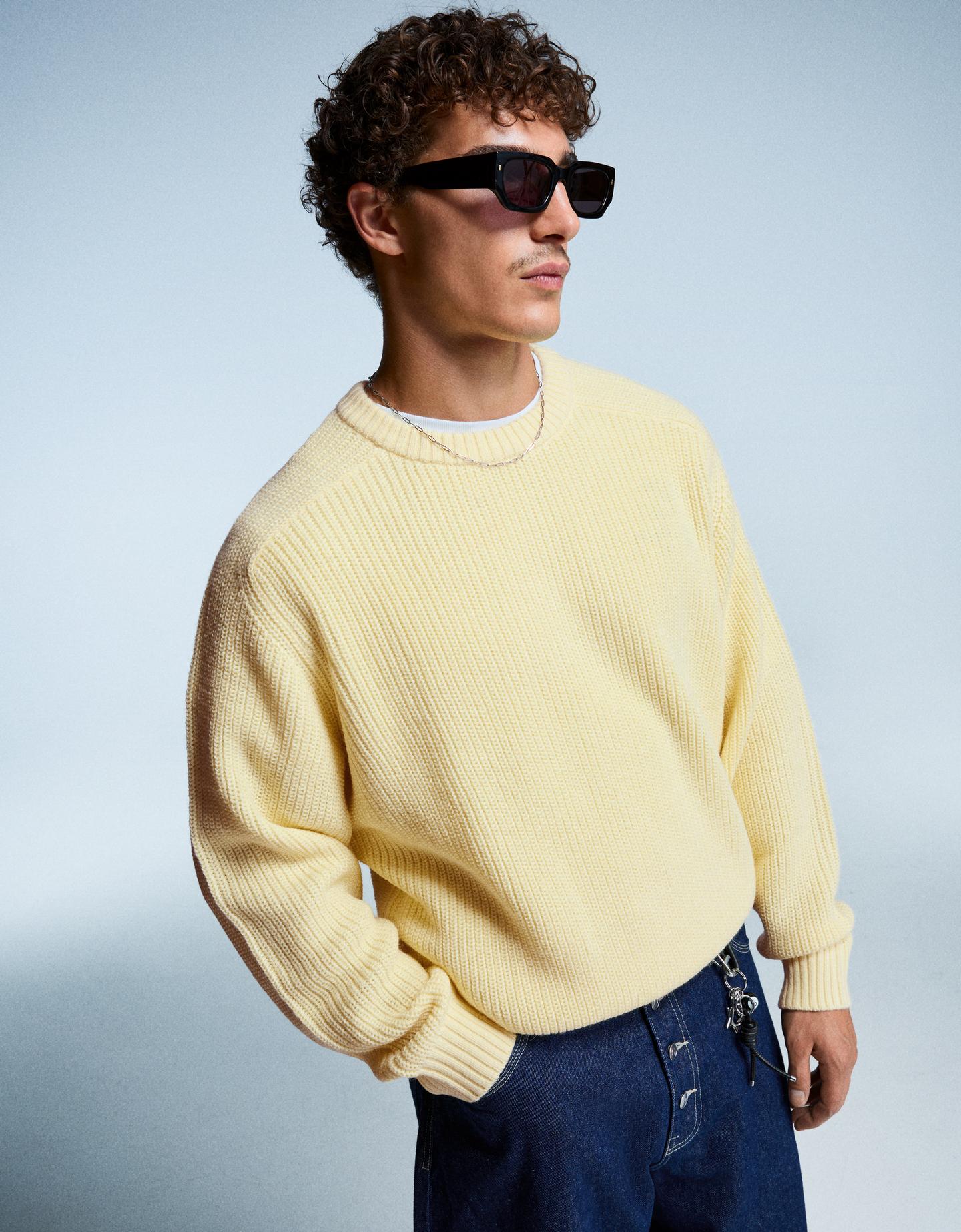 Bershka sweter dżersejowy z wełną żółty
