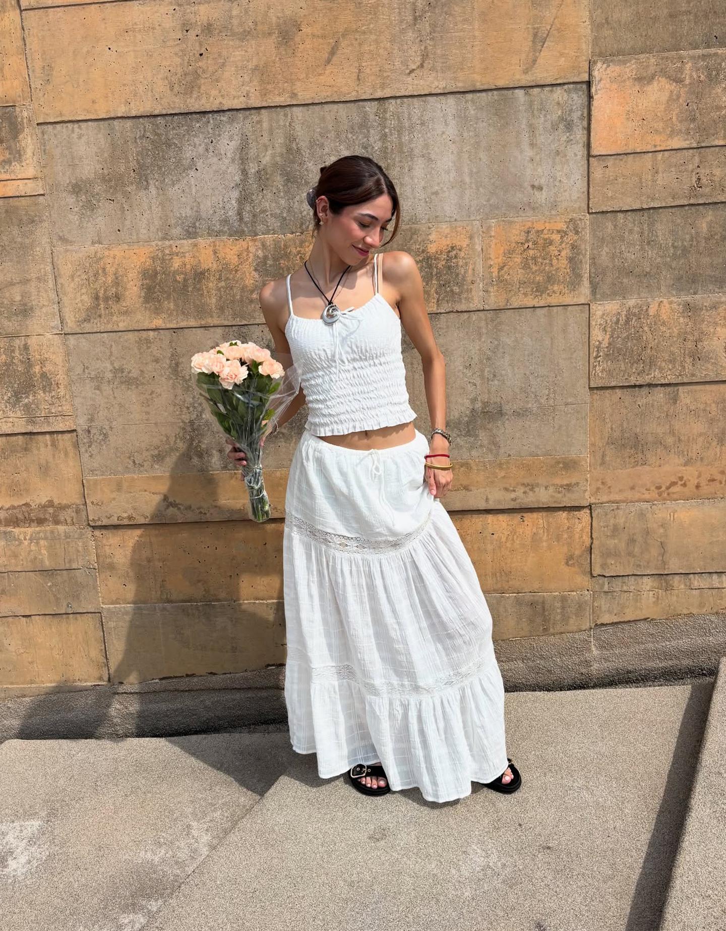 Bershka spódnica midi z koronkową wstawką biały złamany