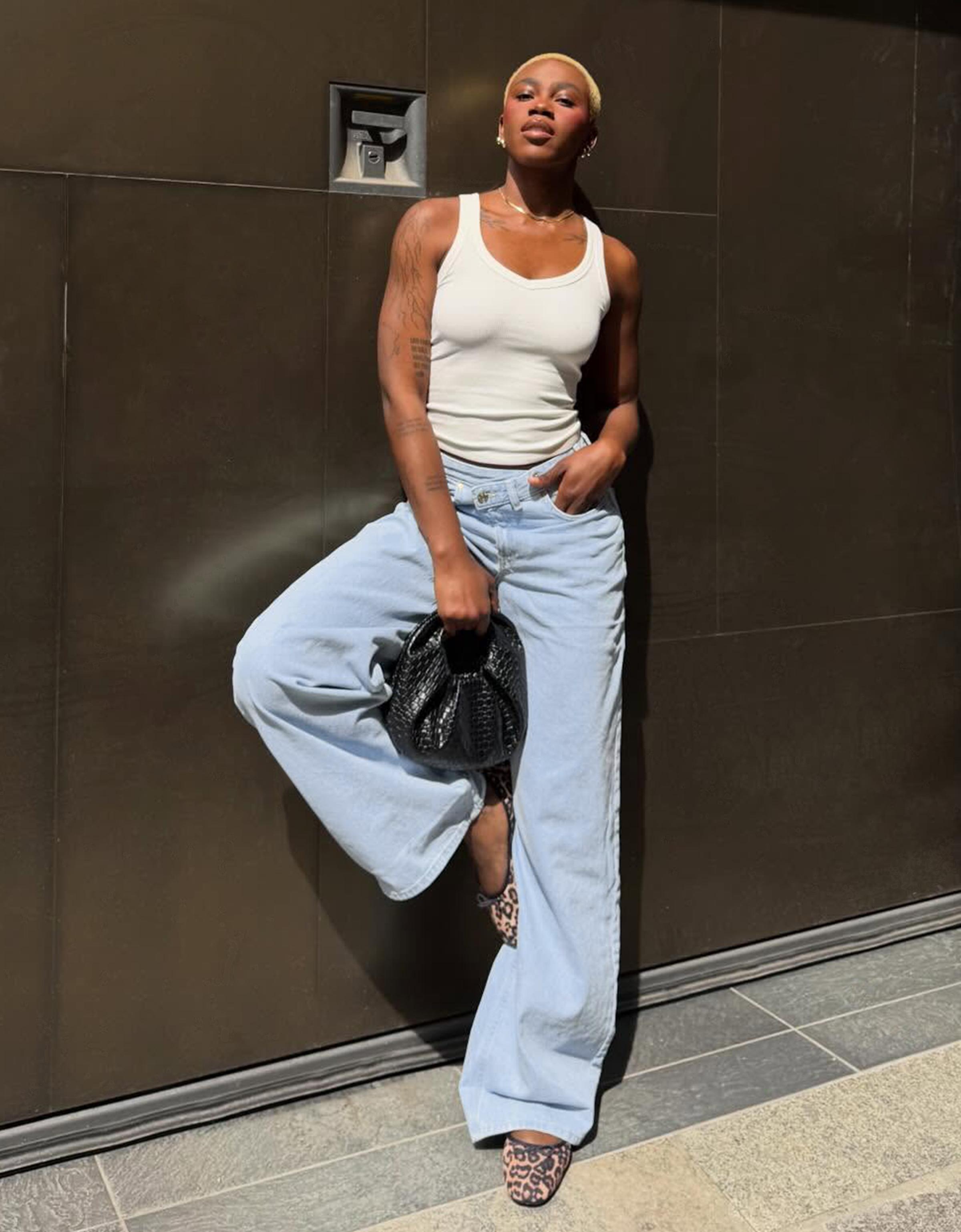 Wide leg jeans with crossover waist — Light blue